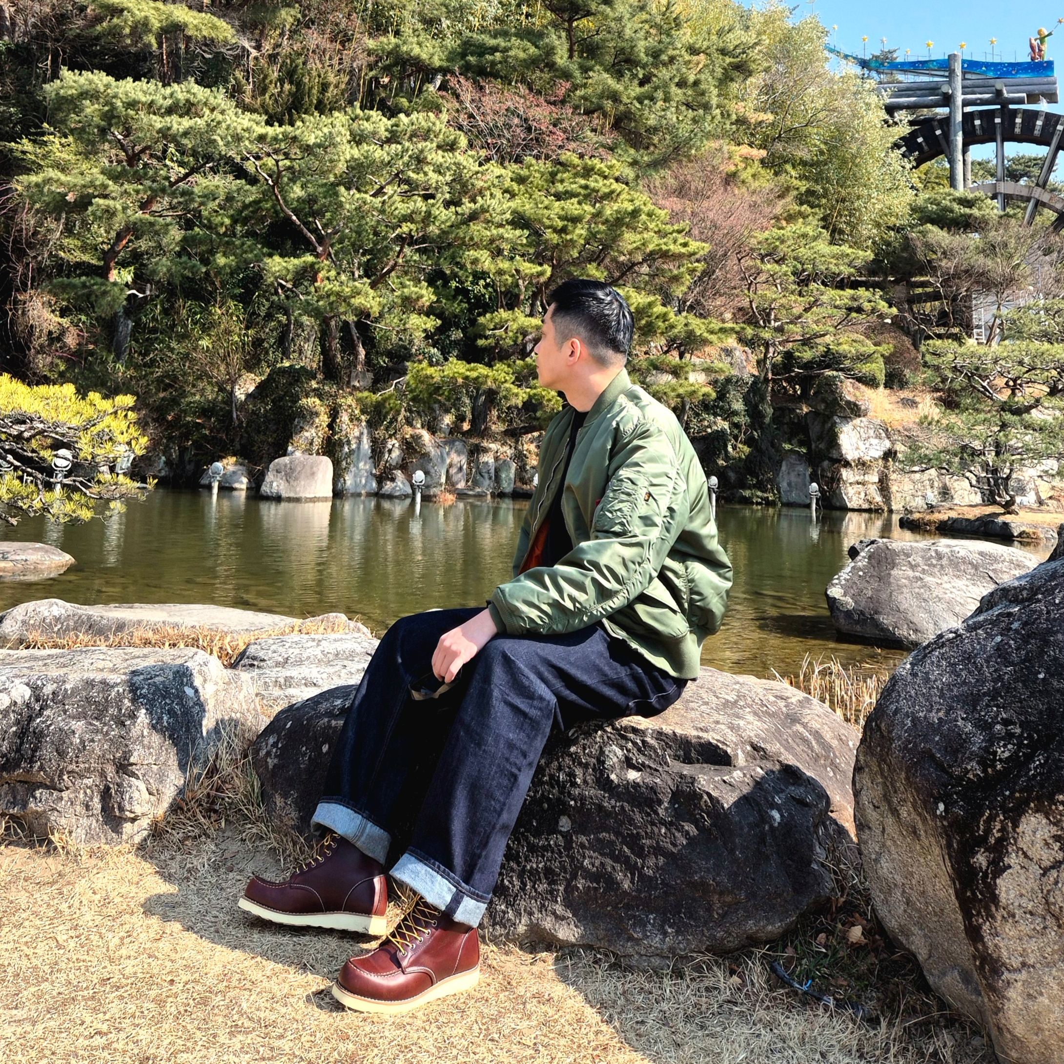 Uniqlo x JW Anderson Straight Jean Blue - KR, ALPHA INDUSTRIES MA-1 Flight Jacket Sage 착용 스타일 - 2