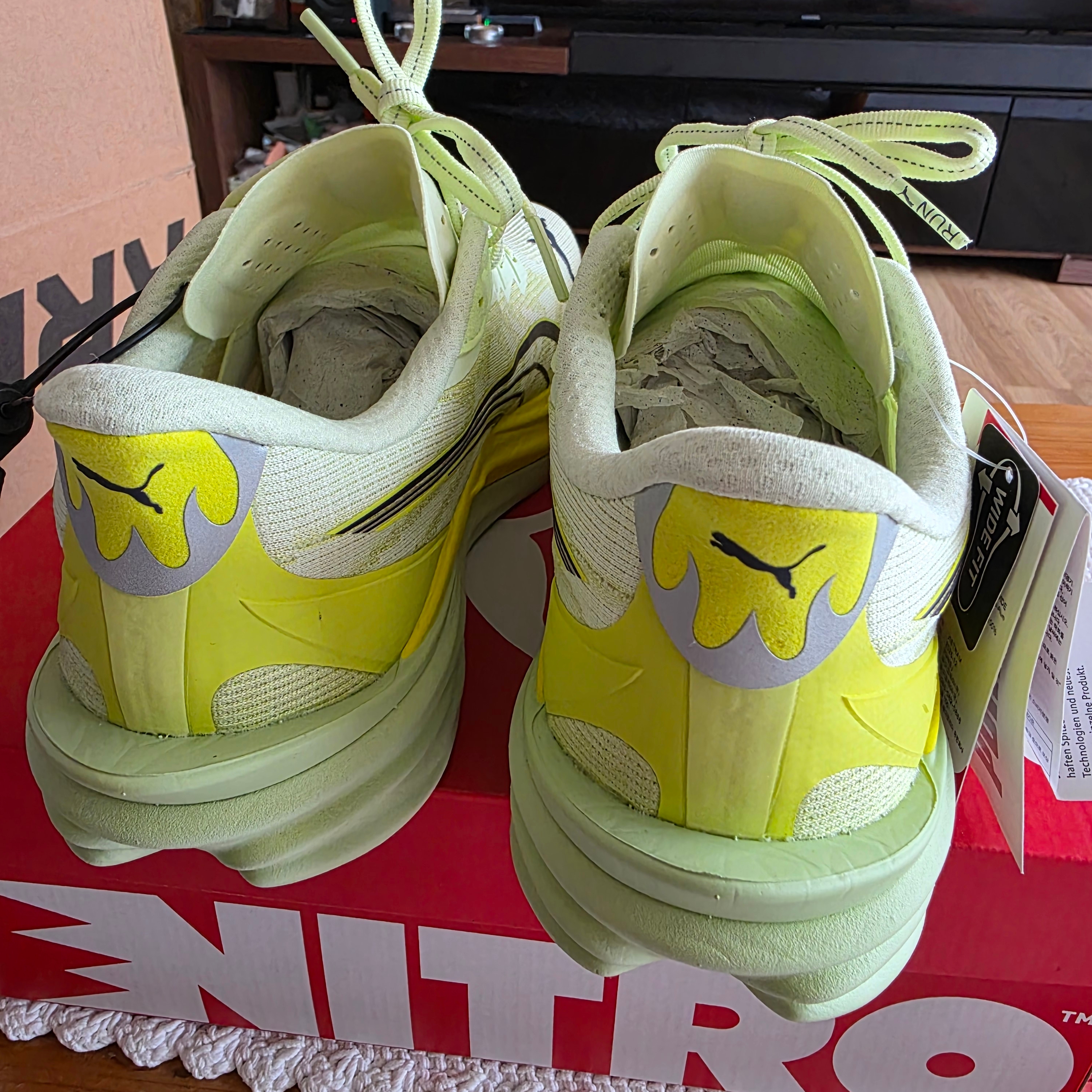 Puma Deviate Nitro 4 Wide Apple Spritz Lux Lime 착용 스타일 - 2