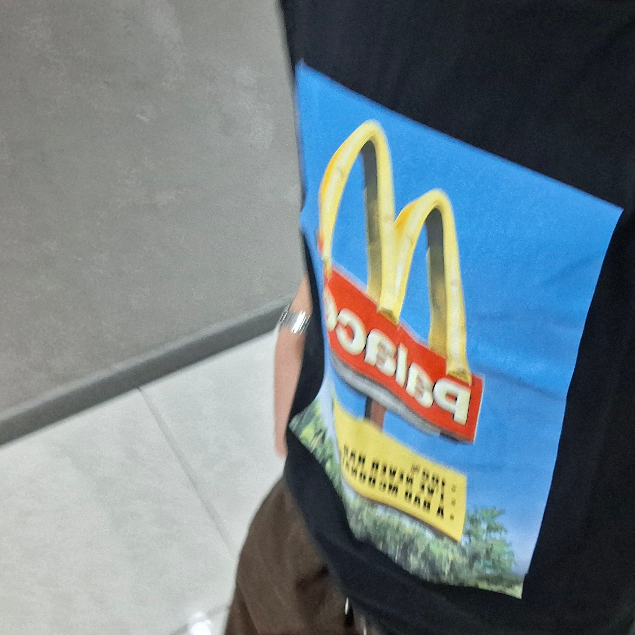 Palace x McDonald's Sign T-Shirt Black - 23FW 착용 스타일