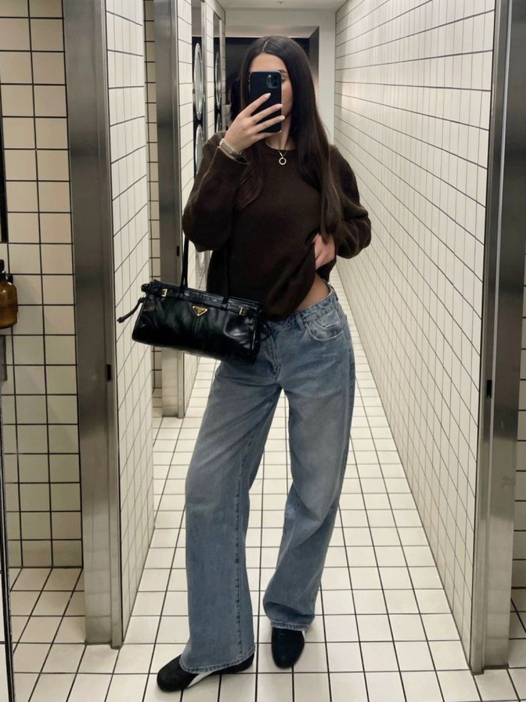 Miu Miu Arcadie Matelasse Nappa Leather Bag Brown, Samo Ondoh Pocket Utility Bag M Nappa Milktea 착용 스타일 - 5