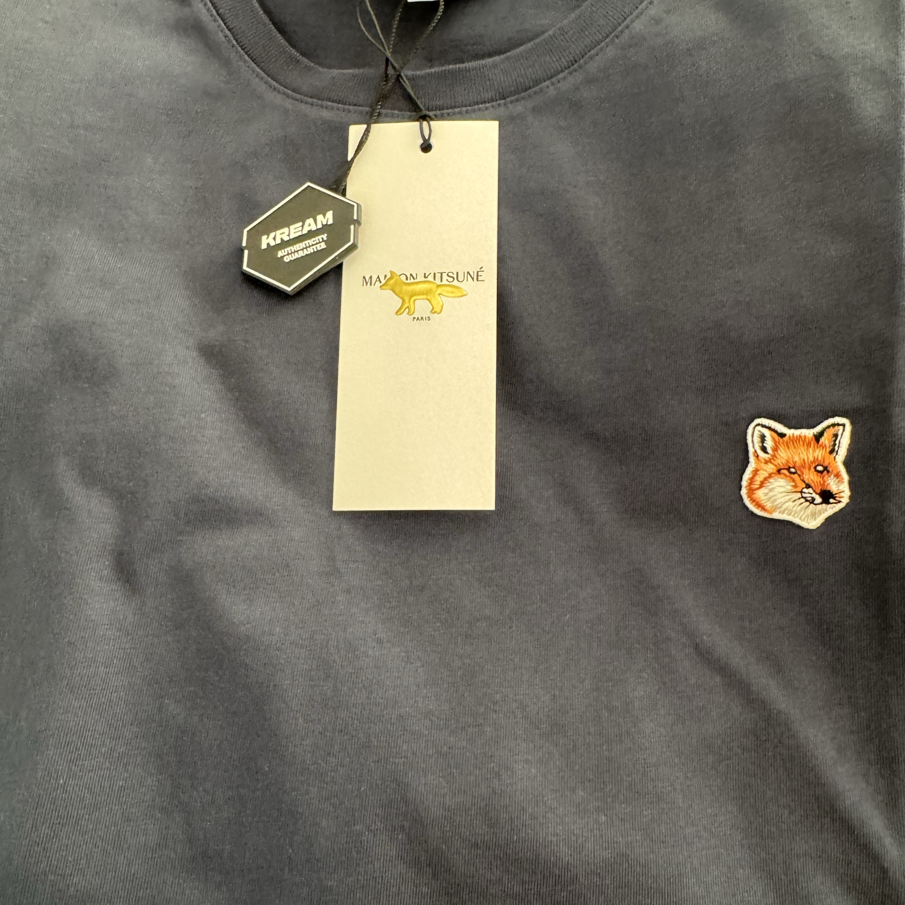 Maison Kitsune Fox Head Patch Regular T-Shirt Ink Blue 착용 스타일