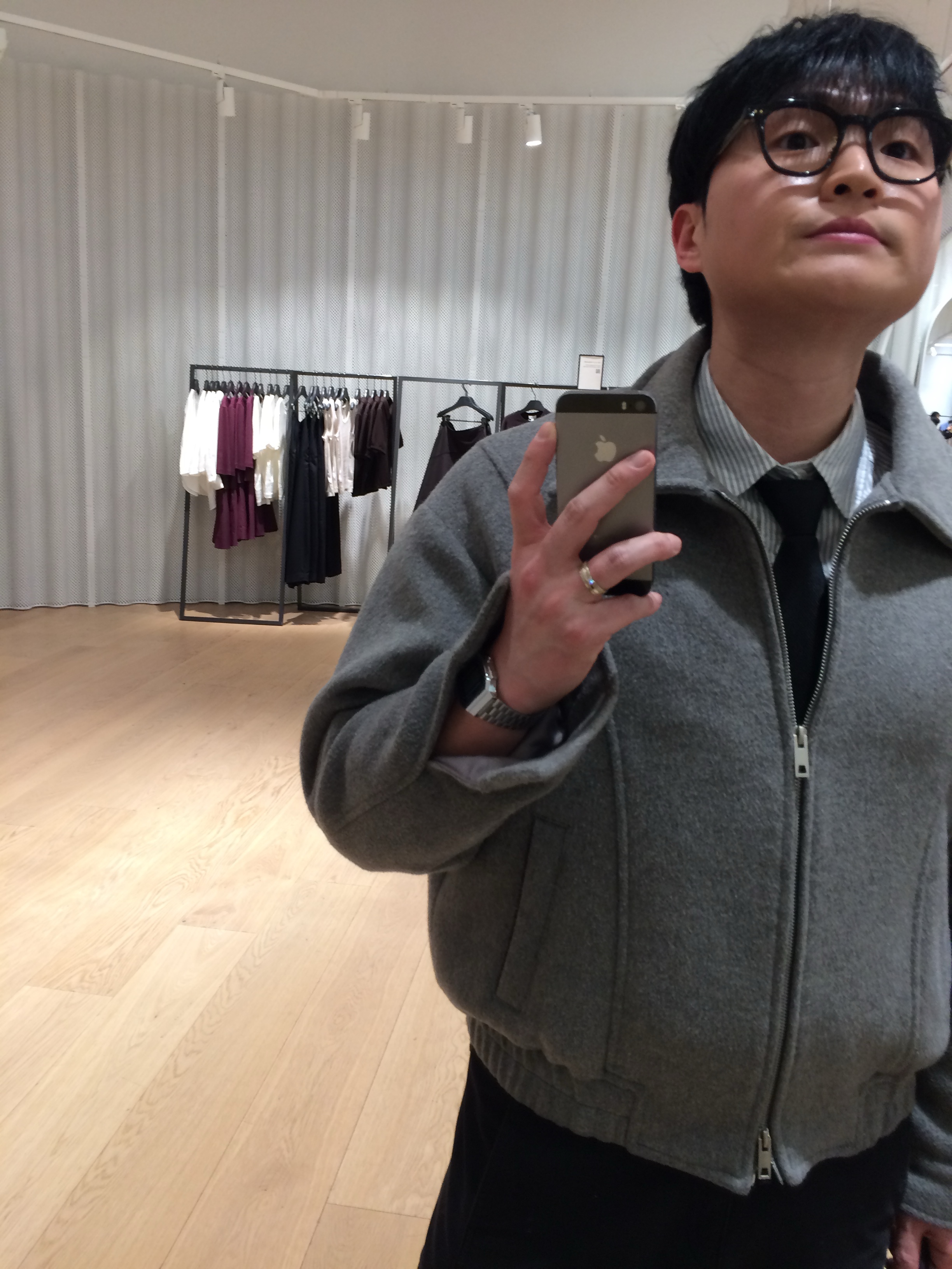 Prada Re-Nylon Gabardine Tie Black, Romantic Move Selection Square Toe Chelsea Boots Black 착용 스타일 - 3