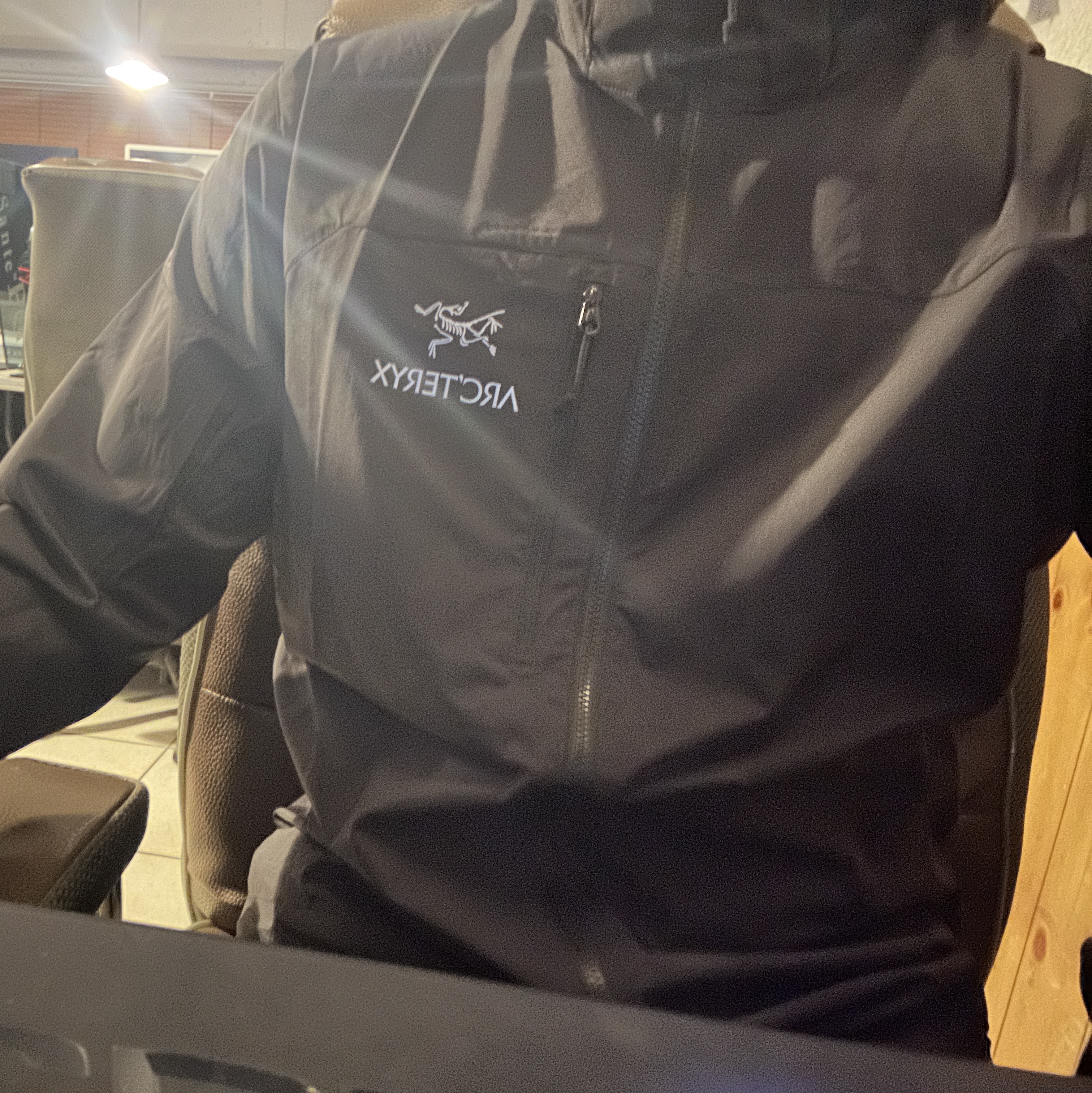 Arc'teryx Squamish Hoody Black 착용 스타일 - 1