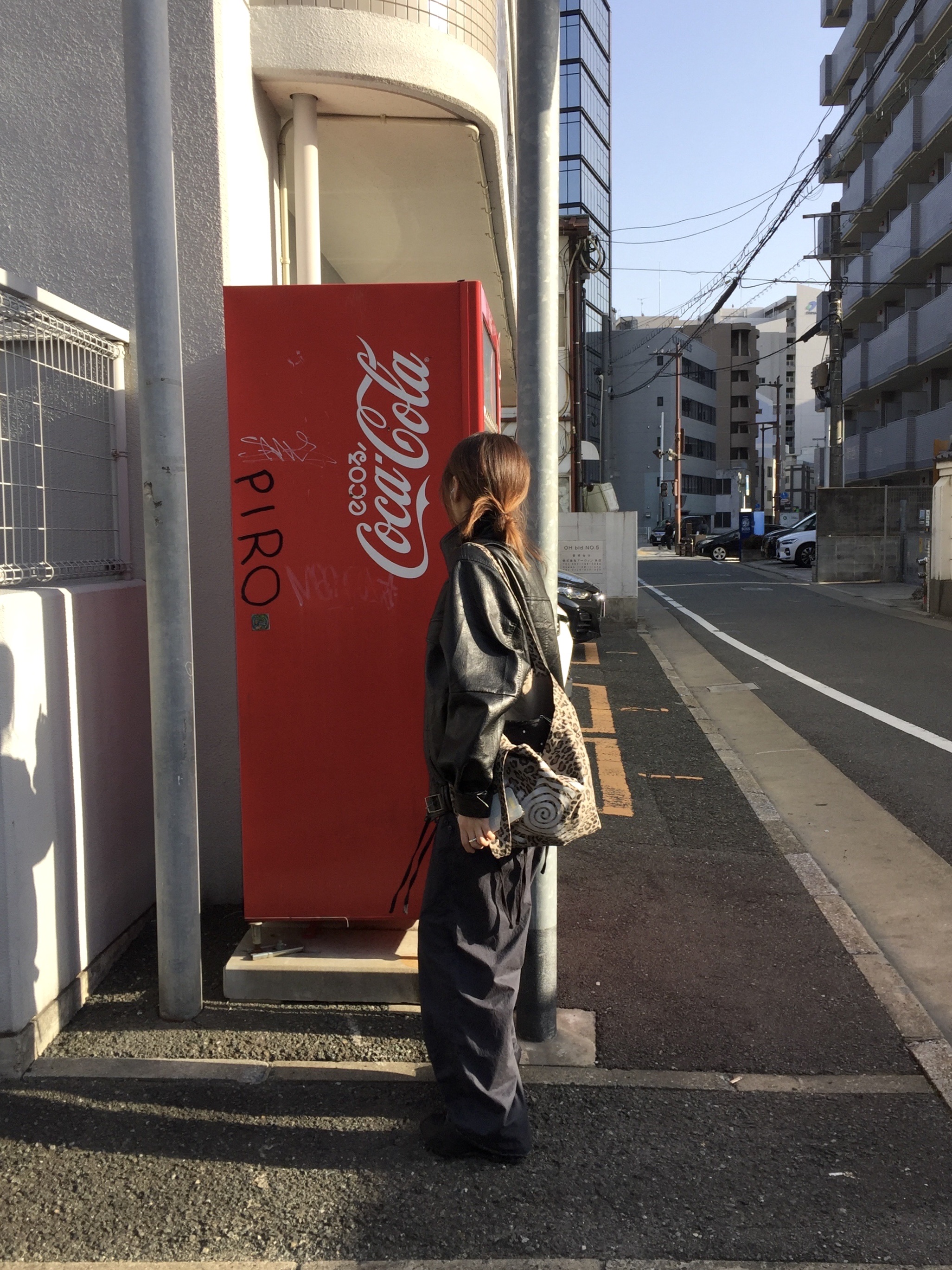 COYSEIO Flow Fold Pants Navy, (W) Nike Shox R4 Black 착용 스타일