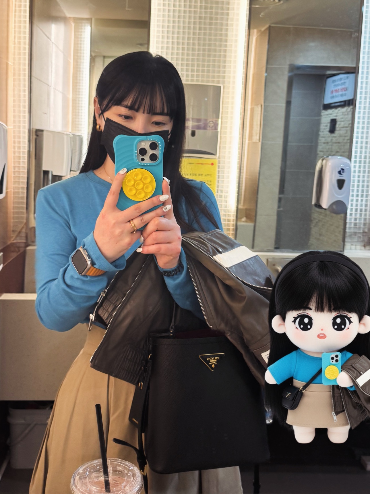 Casetify x G-DRAGON Chromatic Stick Set Mint Blue Volt Yellow, Prada Saffiano Leather Medium Panier Bag Black 착용 스타일
