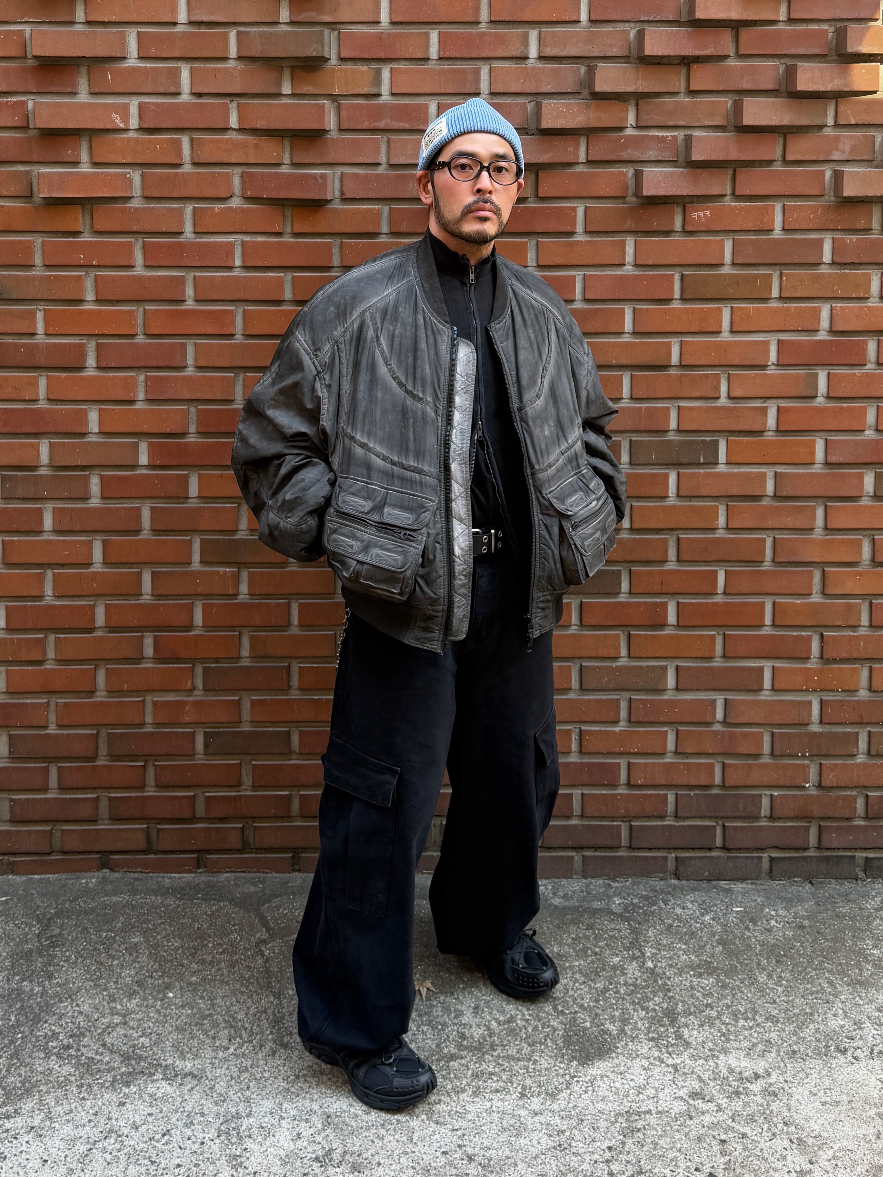 K-SWISS M KONEJO S BK, Undermycar Mu.156 Classic Logo Brush Washed Ribbed Mock Neck Zip-Up Washed Black 착용 스타일 - 6