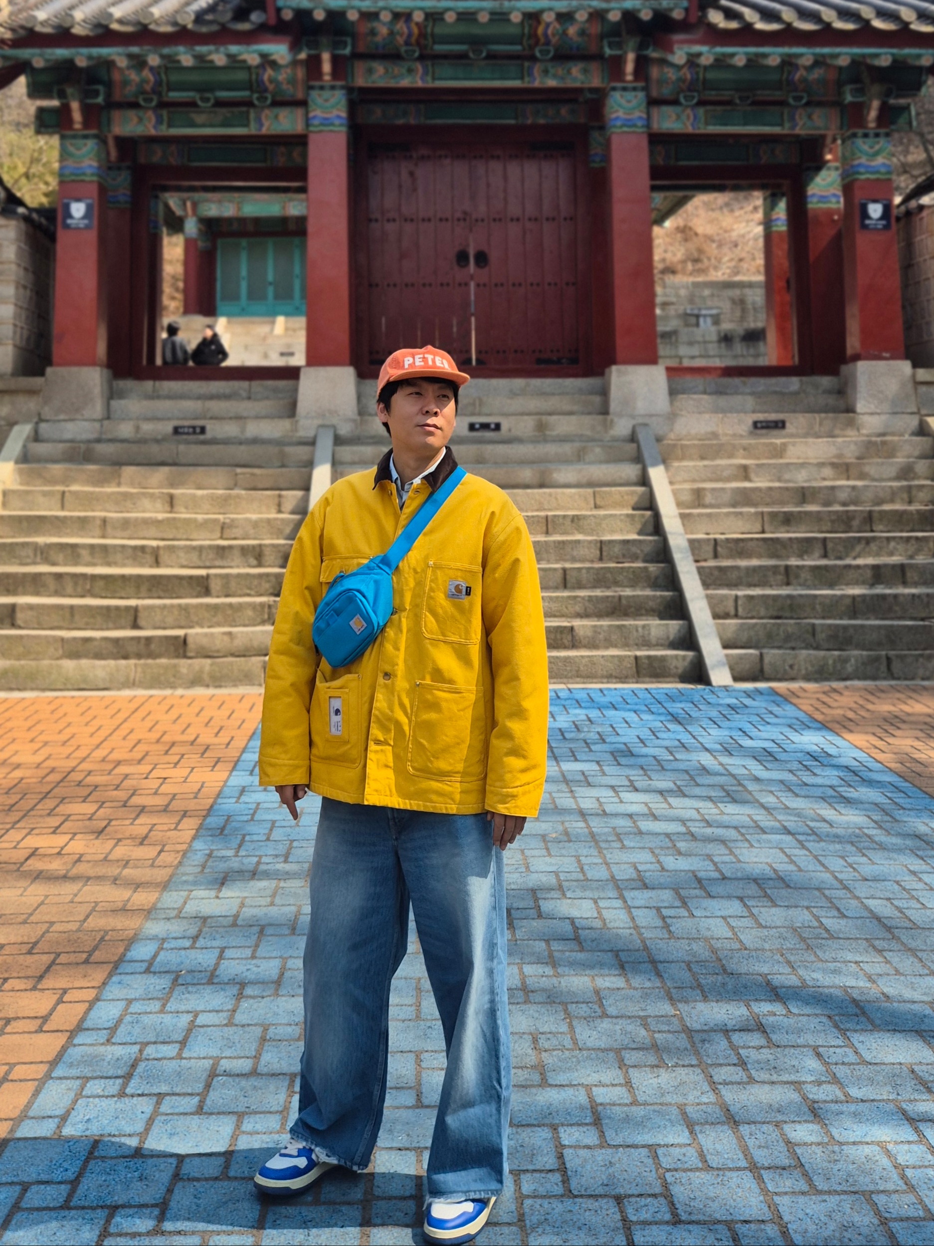 Carhartt WIP x IAB Studio OG Chore Coat Yellow, My Name is Peter 5-Panel Peter Cap Orange 착용 스타일 - 1