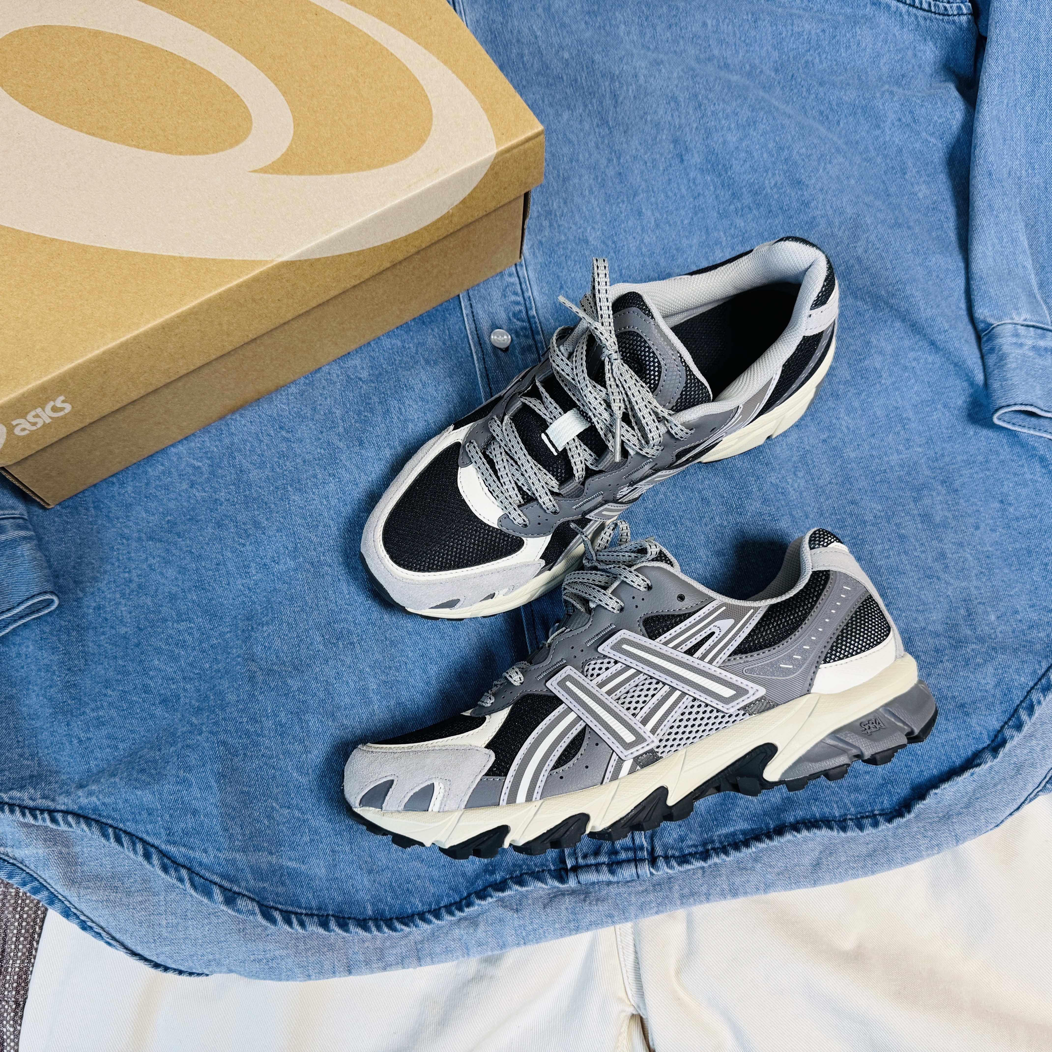 Asics Gel-Sonoma TR62 Black Cement Grey 착용 스타일 - 3