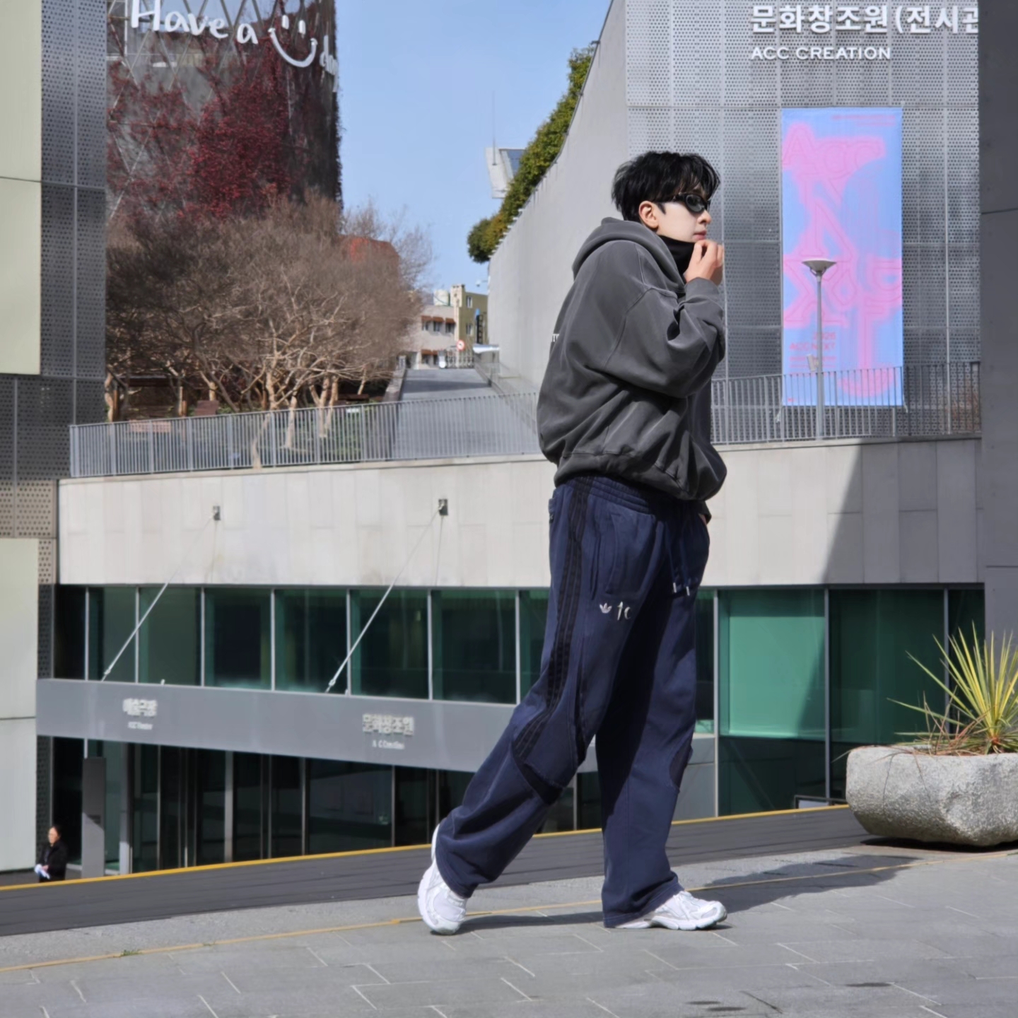 Punch Drunk Parties Circle Logo Garment Dyed Hoodie Charcoal, Adidas x Thug Club Teamgeist Sweatpants Night Indigo - KR Sizing 착용 스타일 - 7