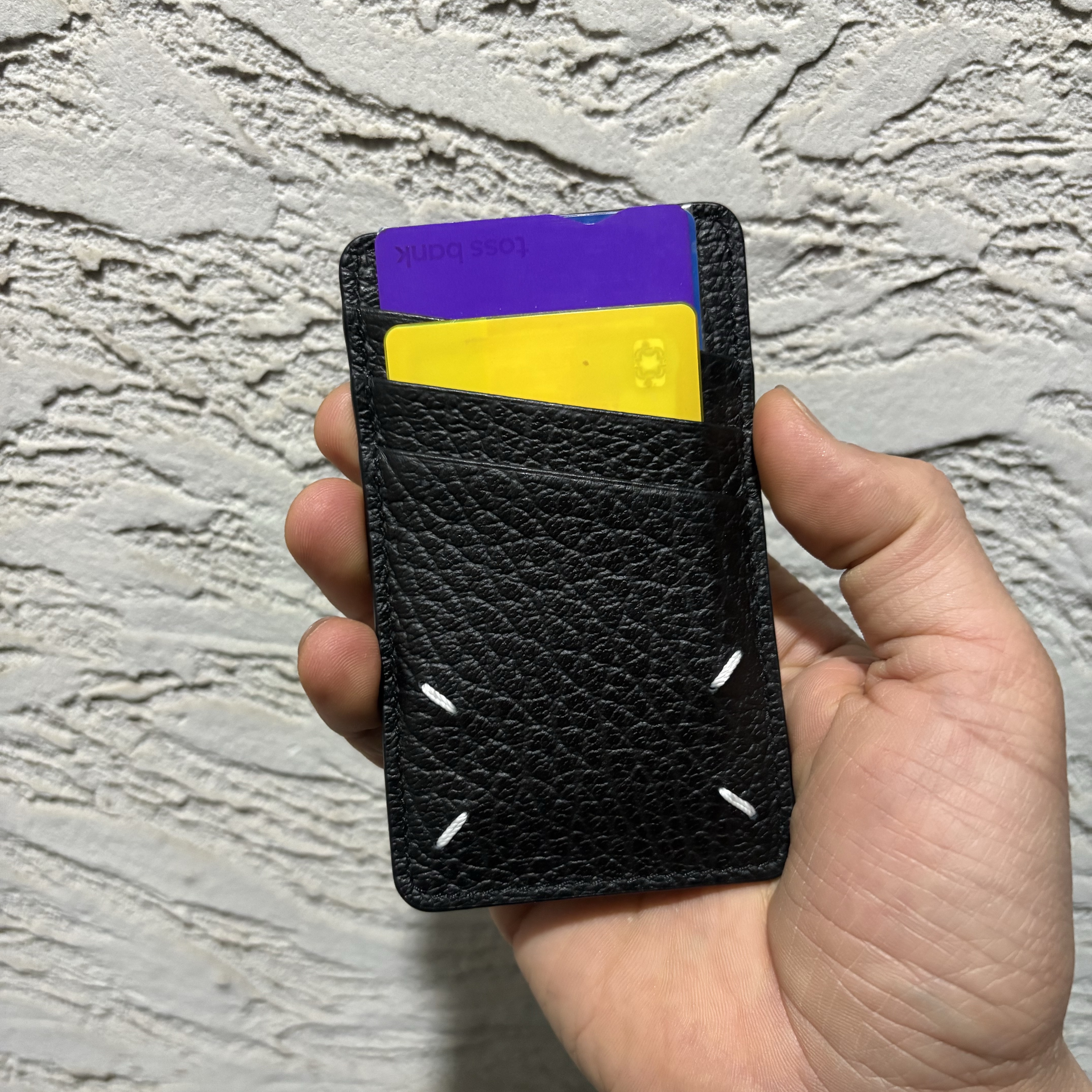 Maison Margiela Four Stitches Card Holder Black 착용 스타일 - 2