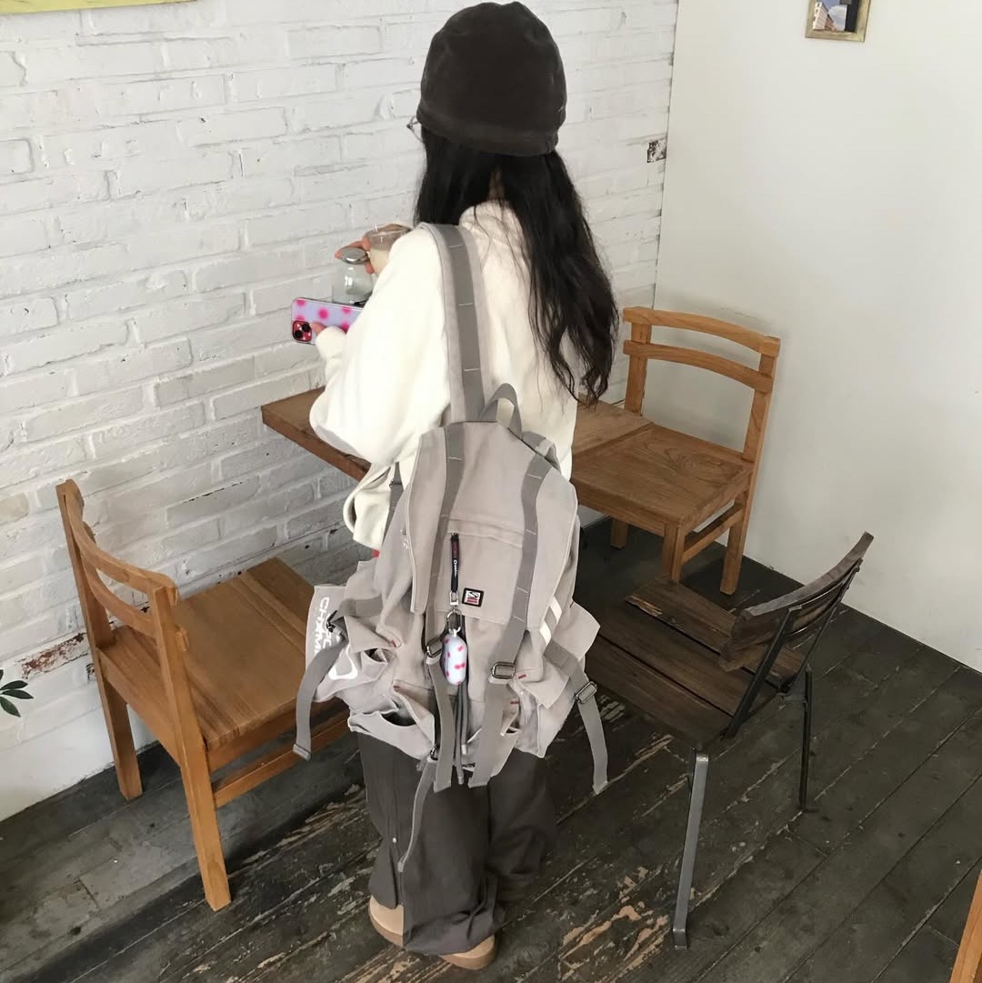 SPORT CHAMBER SC Sporty Rucksack GRAY 착용 스타일 - 1