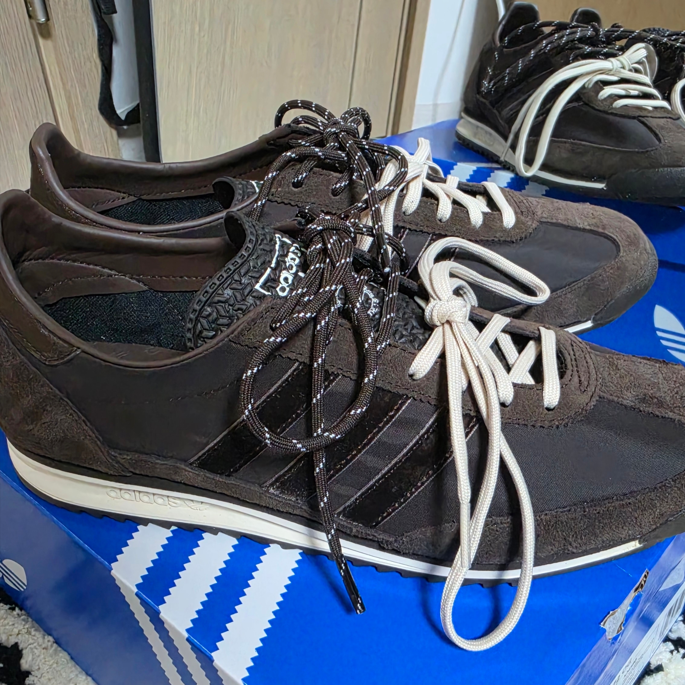 (W) Adidas SL 72 OG Dark Brown 착용 스타일 - 1