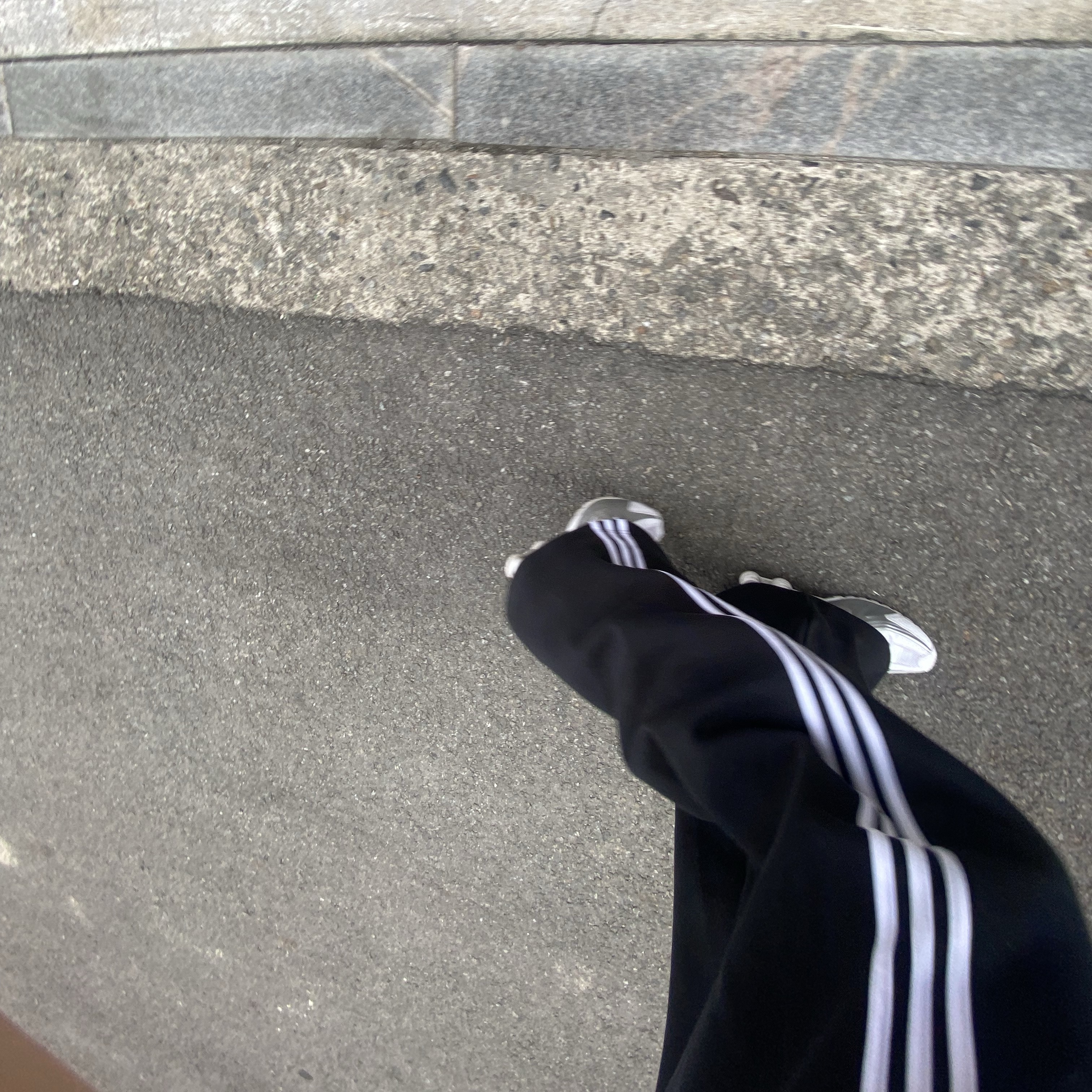 Nike Club Hooded Jacket Black White - Asia, (W) Nike Shox R4 White Metallic Silver 착용 스타일 - 2