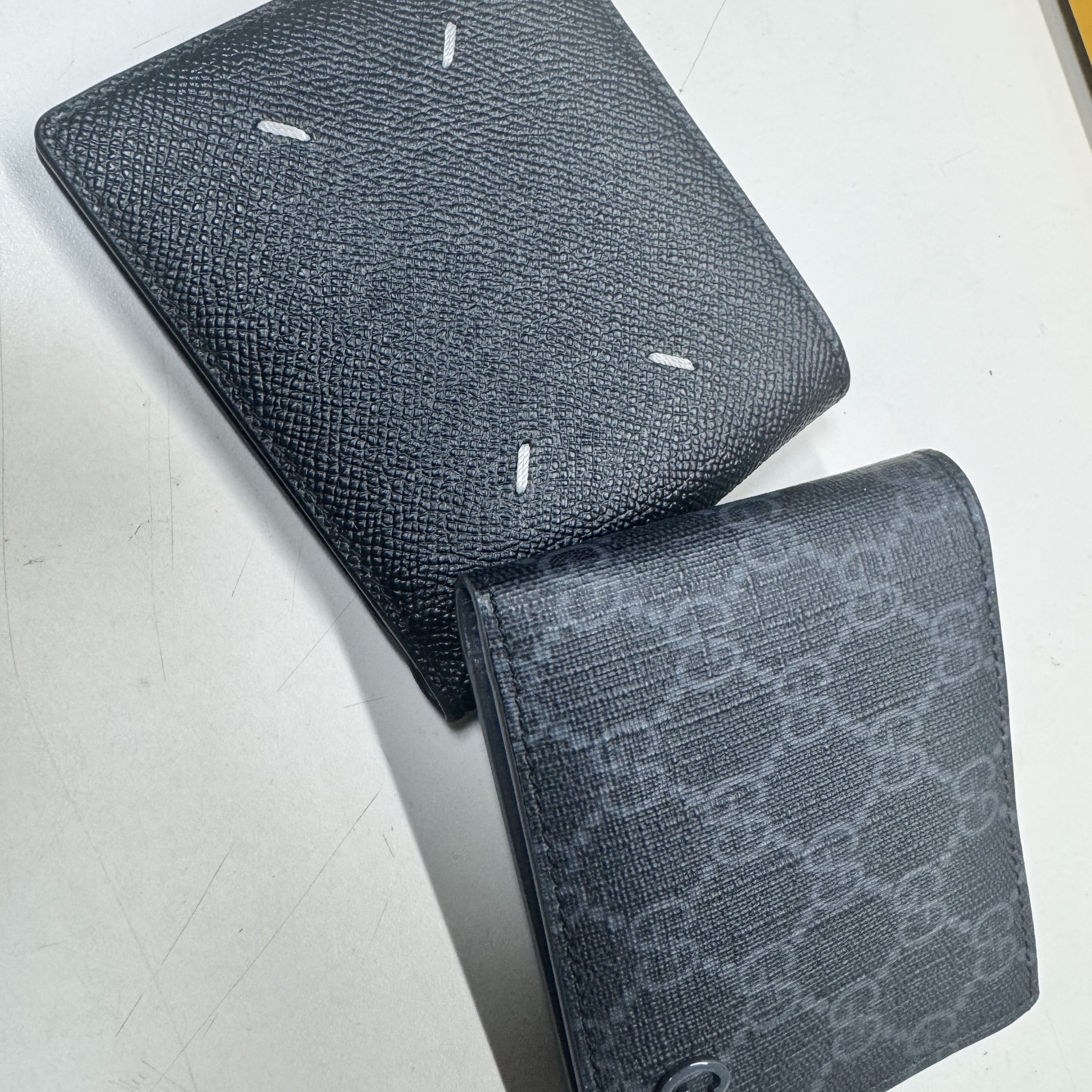 Maison Margiela Bi-Fold Wallet Black, Gucci GG Bifold Men's Wallet 착용 스타일