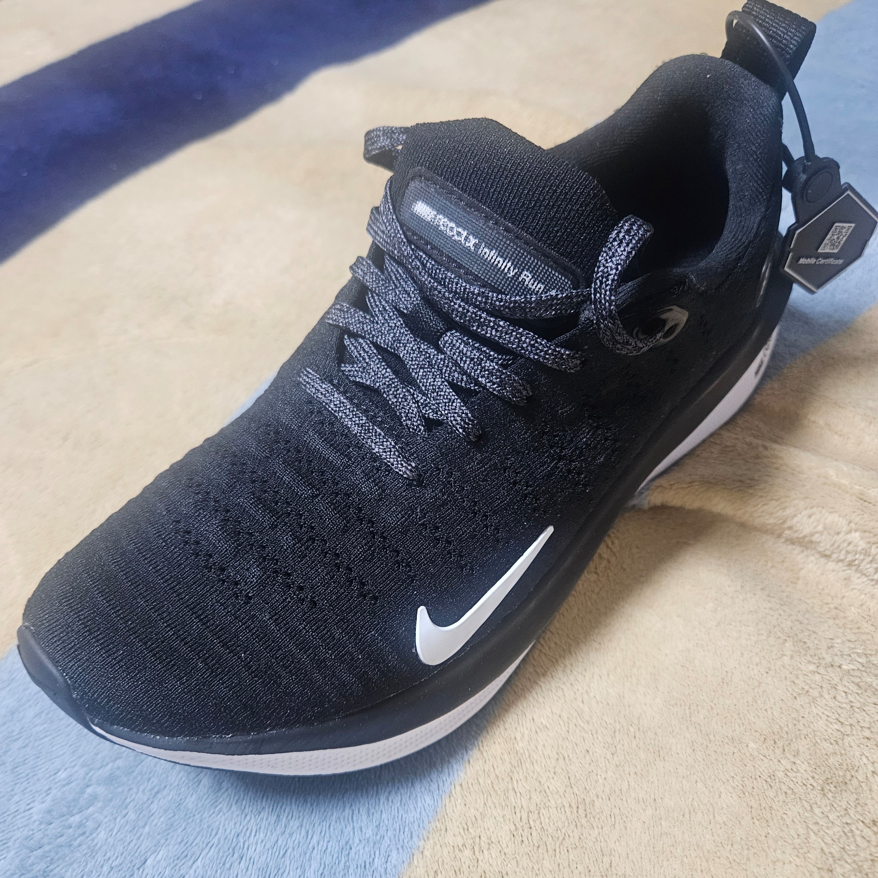(W) Nike ReactX Infinity Run 4 Black White 착용 스타일