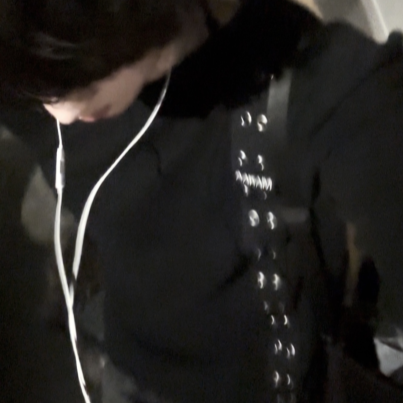 Aakam Side Eyelet Long Sleeve Dark Gray, Aakam Fur Camo Contrast Jacket Black 착용 스타일 - 1
