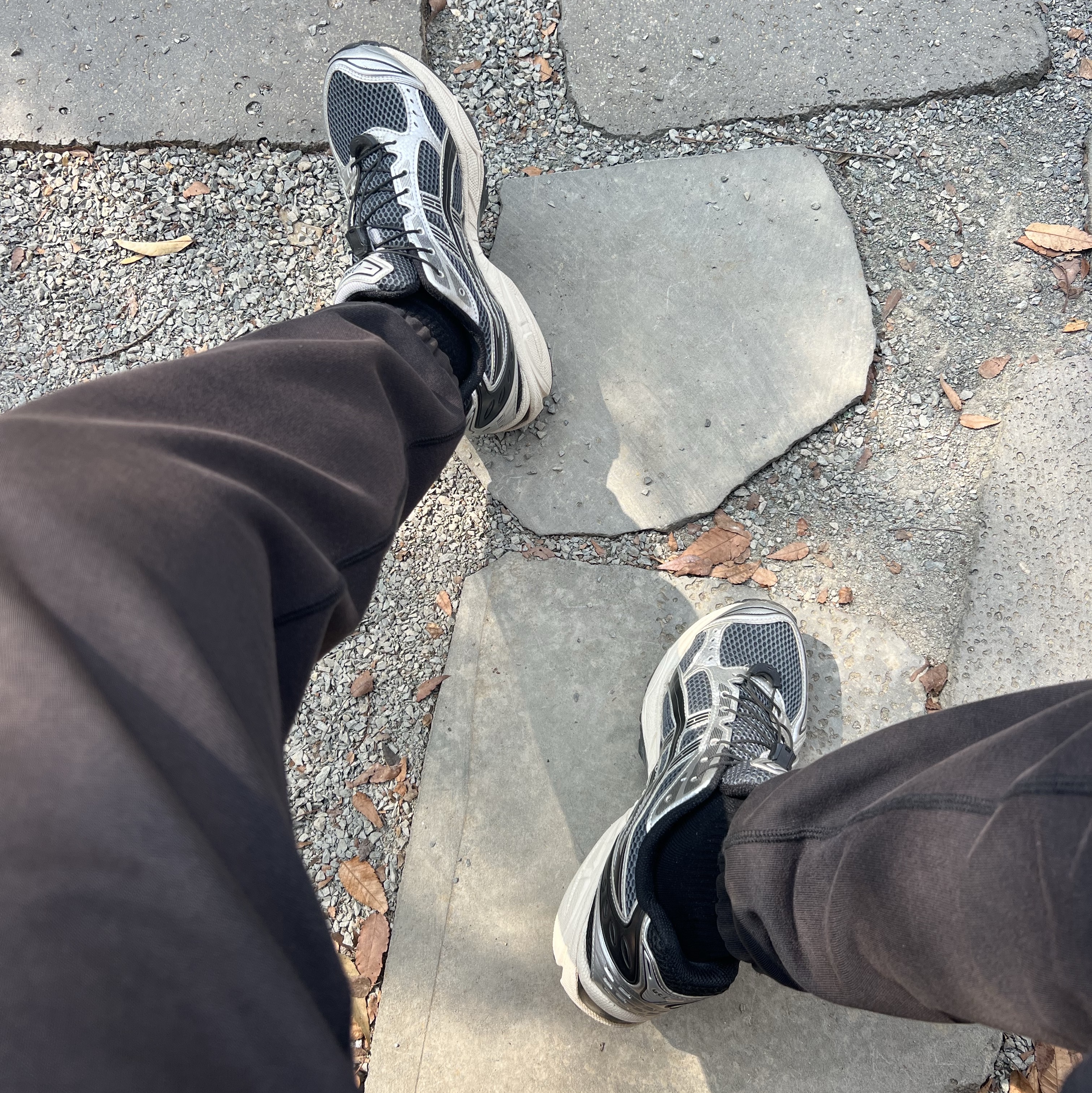 Asics Unlimited Gel-Kayano 14 Carrier Grey Black 착용 스타일