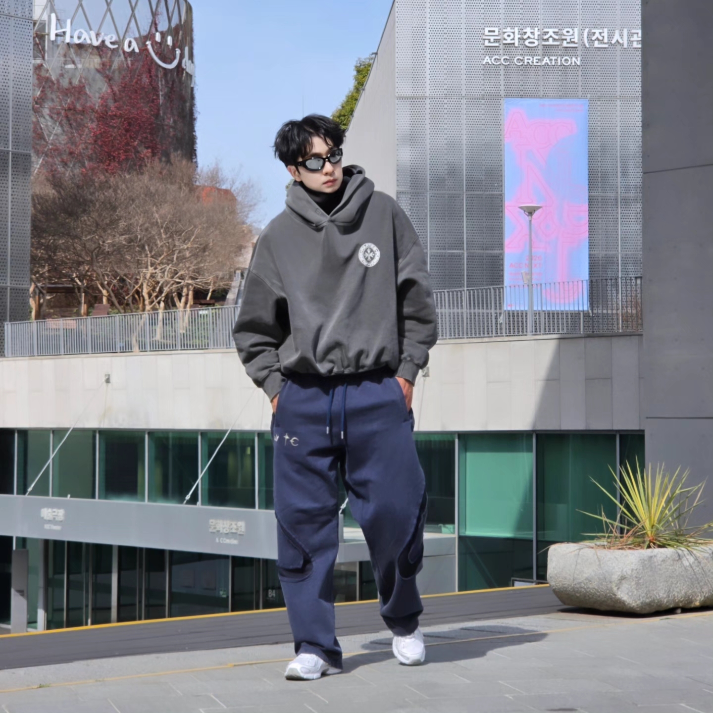 Punch Drunk Parties Circle Logo Garment Dyed Hoodie Charcoal, Adidas x Thug Club Teamgeist Sweatpants Night Indigo - KR Sizing 착용 스타일 - 3