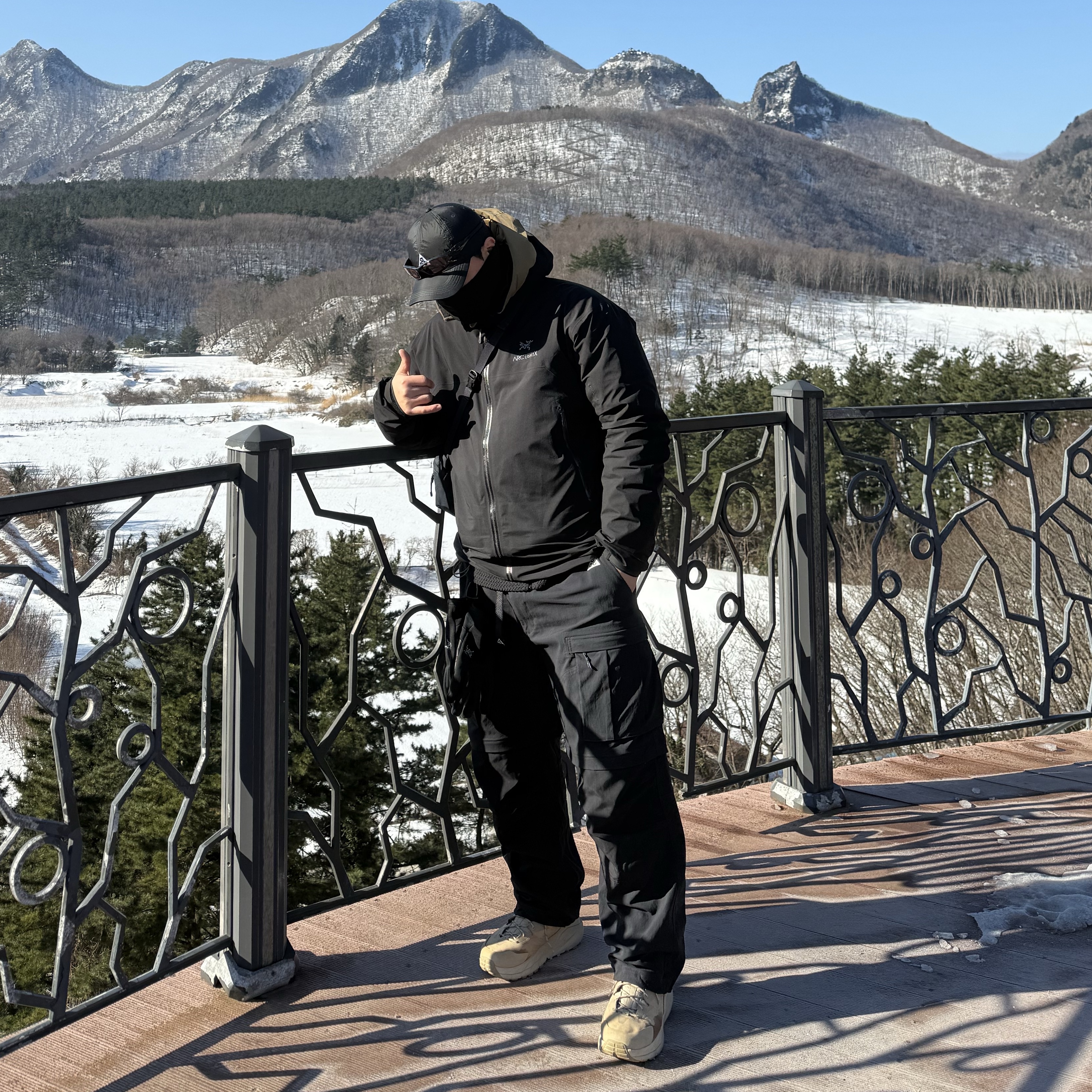 Hoka Kaha Gore-Tex Tan, Nike ACG Smith Summit Cargo Pants Black Anthracite - US/EU 착용 스타일