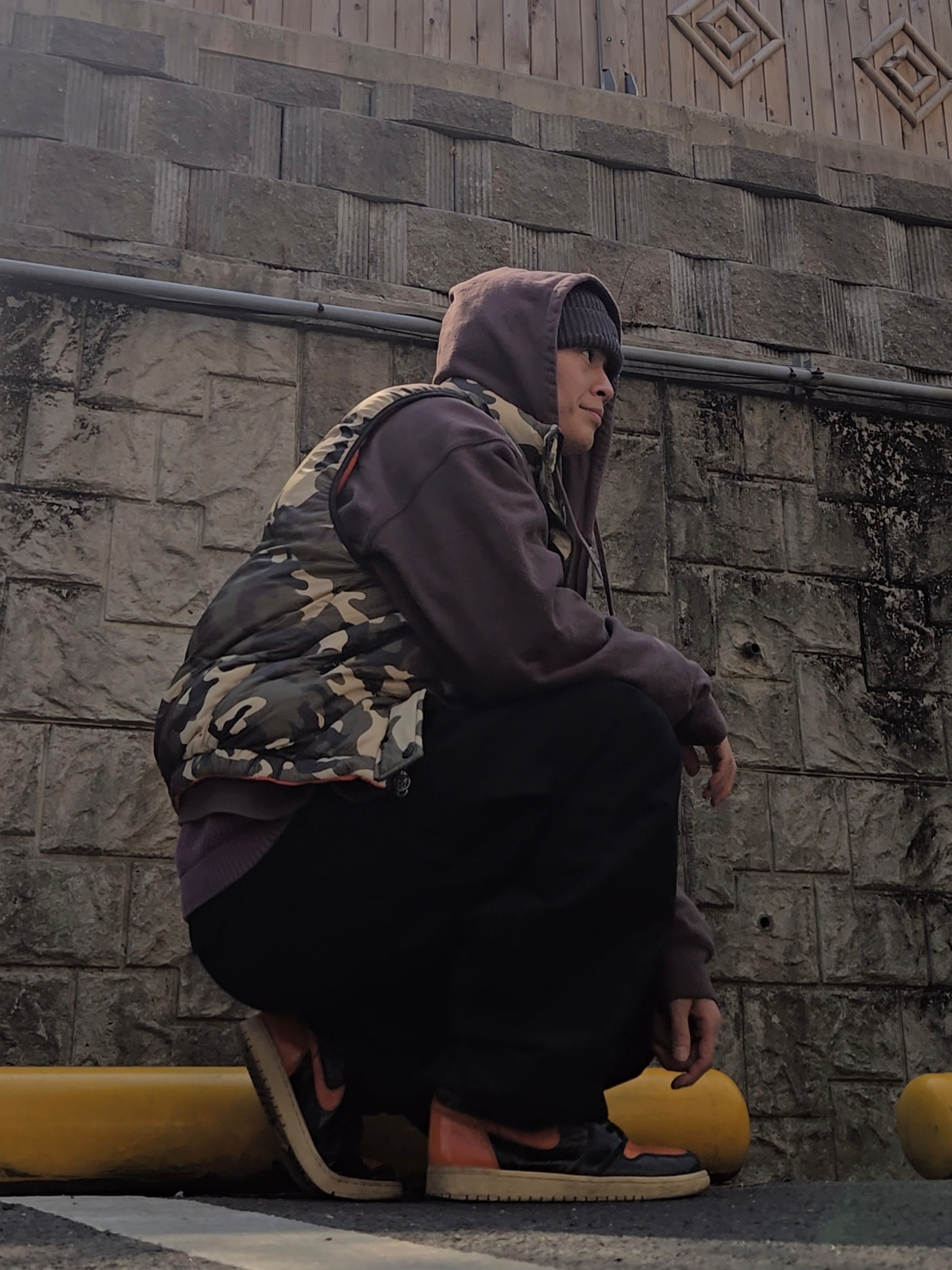 Jordan 1 Retro High Shattered Backboard 3.0, Bose QC Ultra Headphones 2nd Gen Triple Black (Korean Ver.) 착용 스타일 - 1