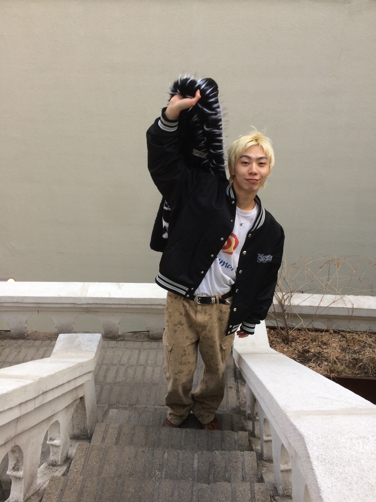 CHOWOO Overlap Pocket Camo Pants Washed Beige 착용 스타일 - 1