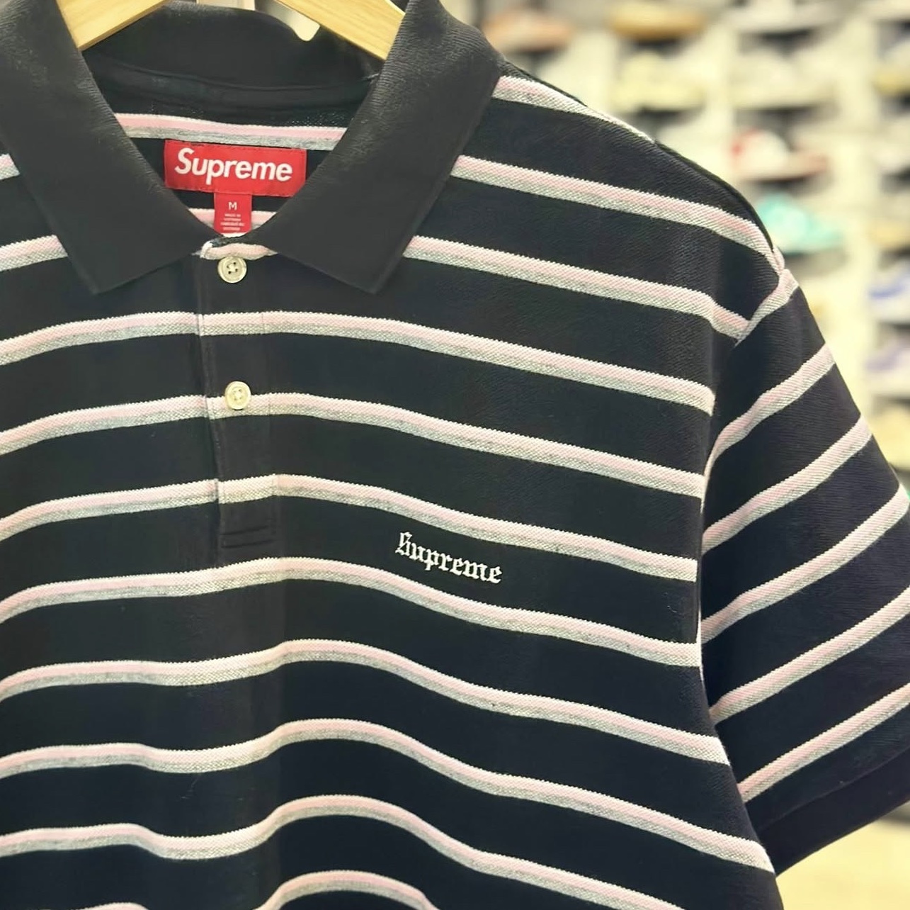 Supreme Washed Stripe Polo White - 26SS, Supreme Washed Stripe Polo Navy - 26SS 착용 스타일 - 4