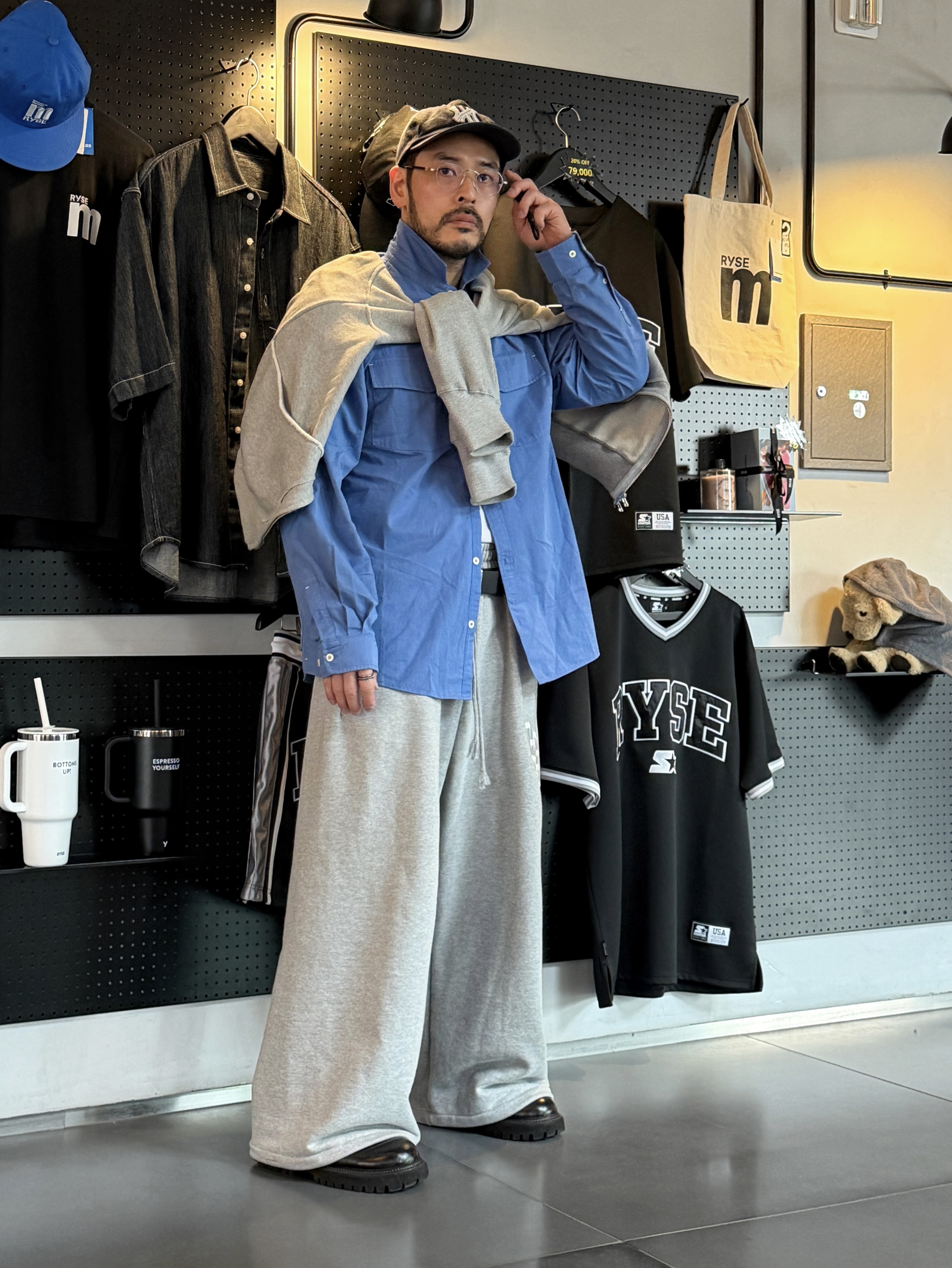 [더블적립]Farfromwhat Far Patch Logo Cap Brown 착용 스타일 - 1