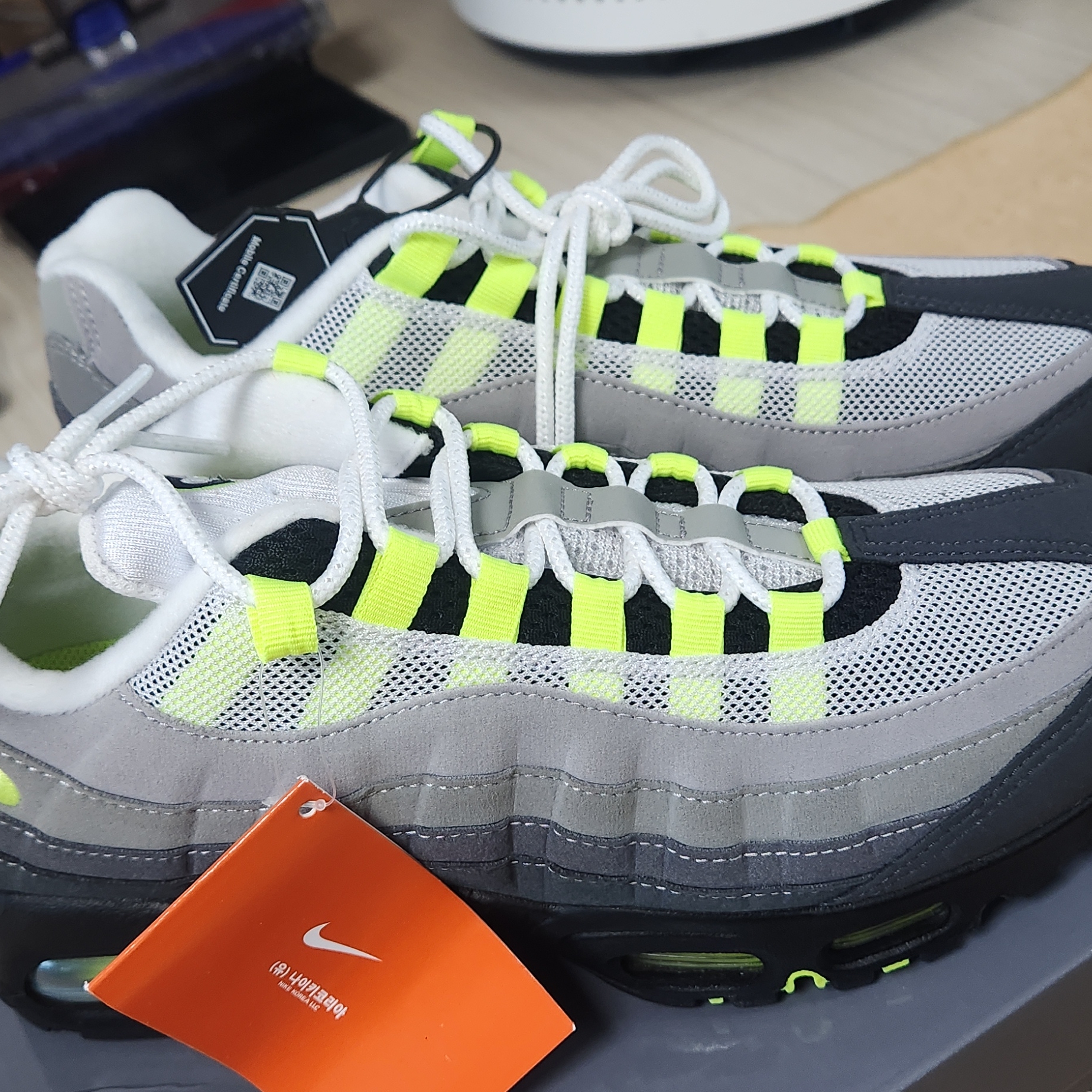Nike Air Max 95 OG Neon 착용 스타일 - 3