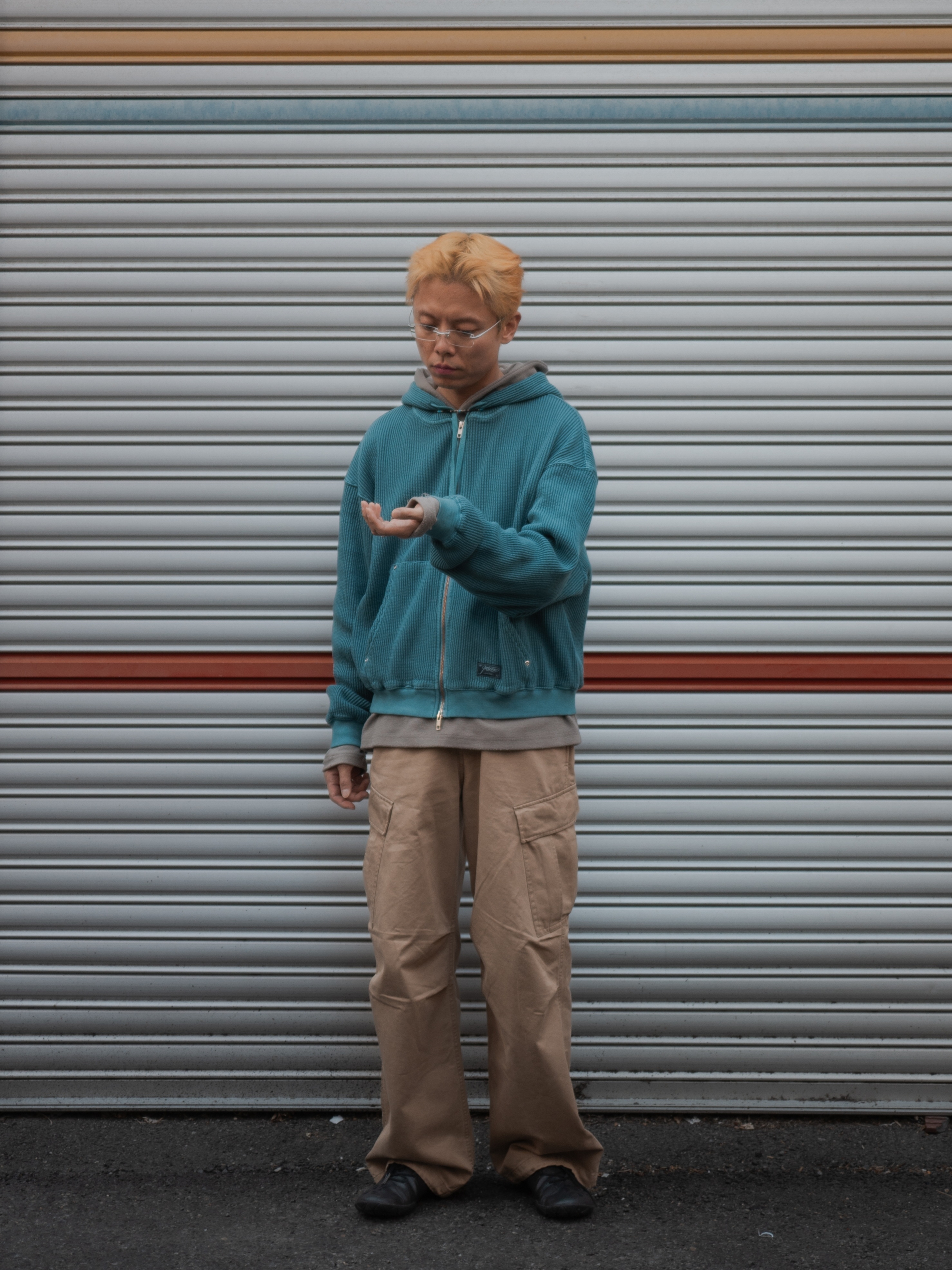 INSANE GARAGE Washed Waffle Hoodie_Teal, New Balance x Junya Watanabe Man UX200L Black 착용 스타일 - 2