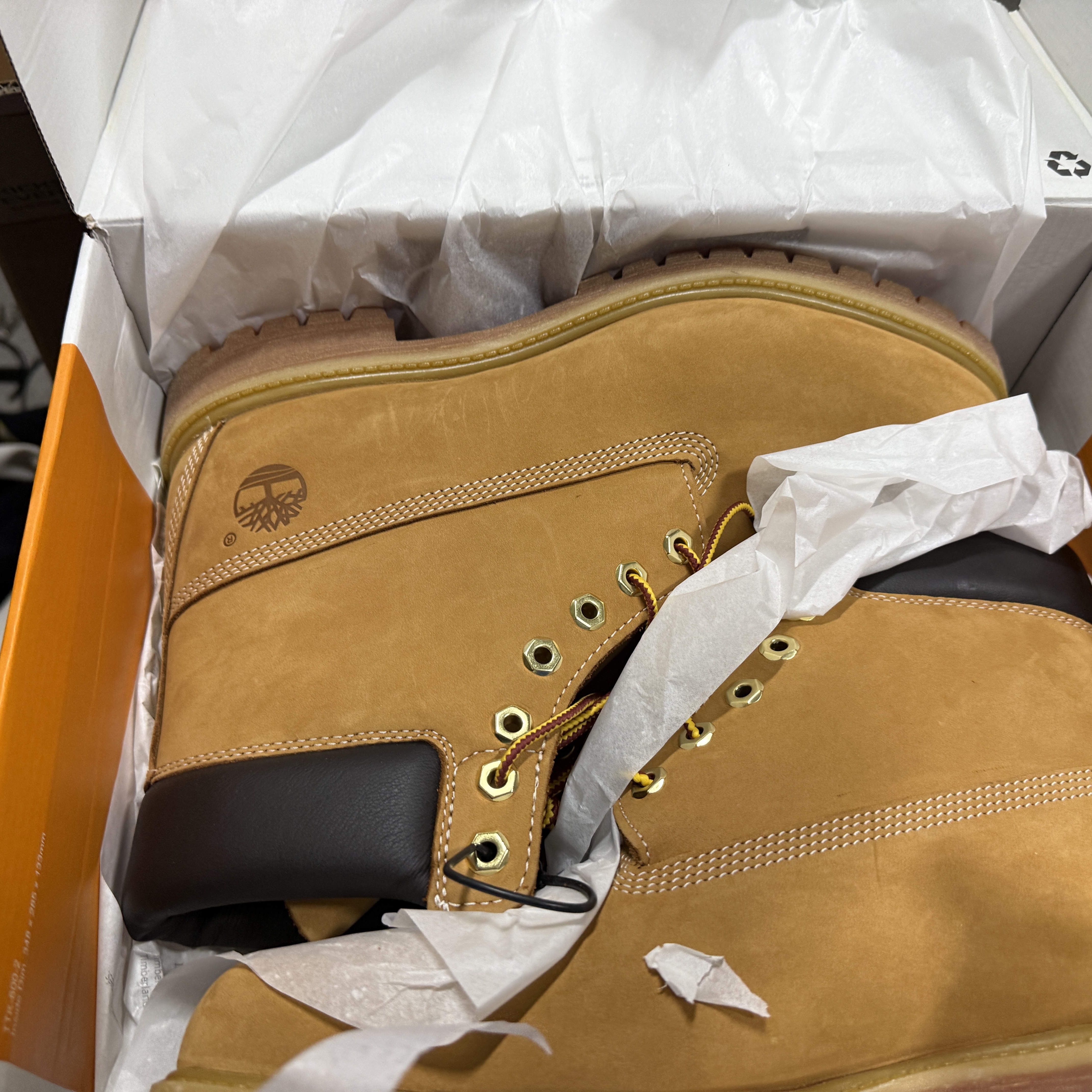 Timberland Premium 6 inch Waterproof Boot Wheat Nubuck - Wide, Nike ACG Lava Flow Therma-Fit ADV Jacket Black Summit White - Asia 착용 스타일 - 2