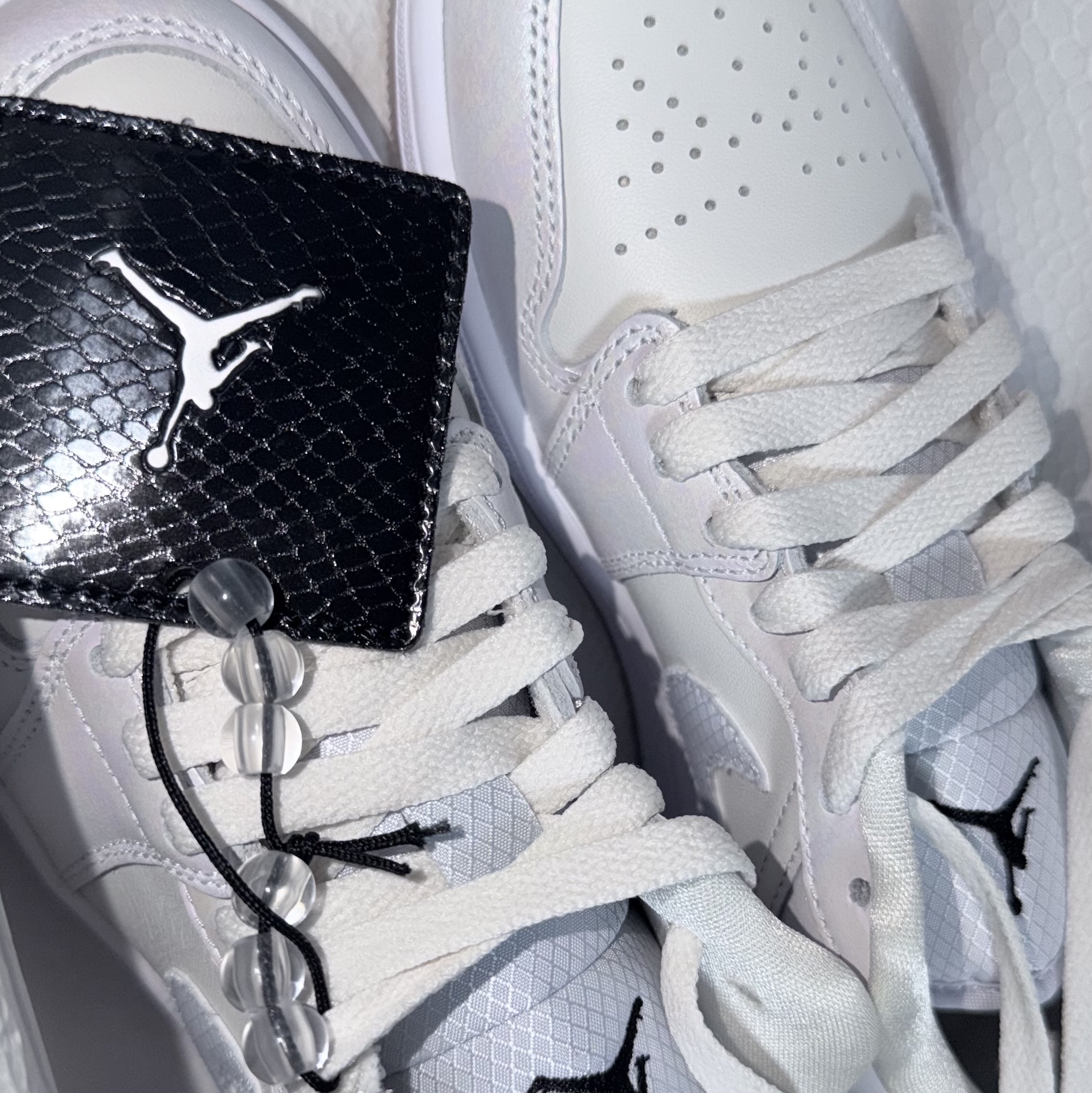 (W) Jordan 1 Low SE Phantom Football Grey 착용 스타일