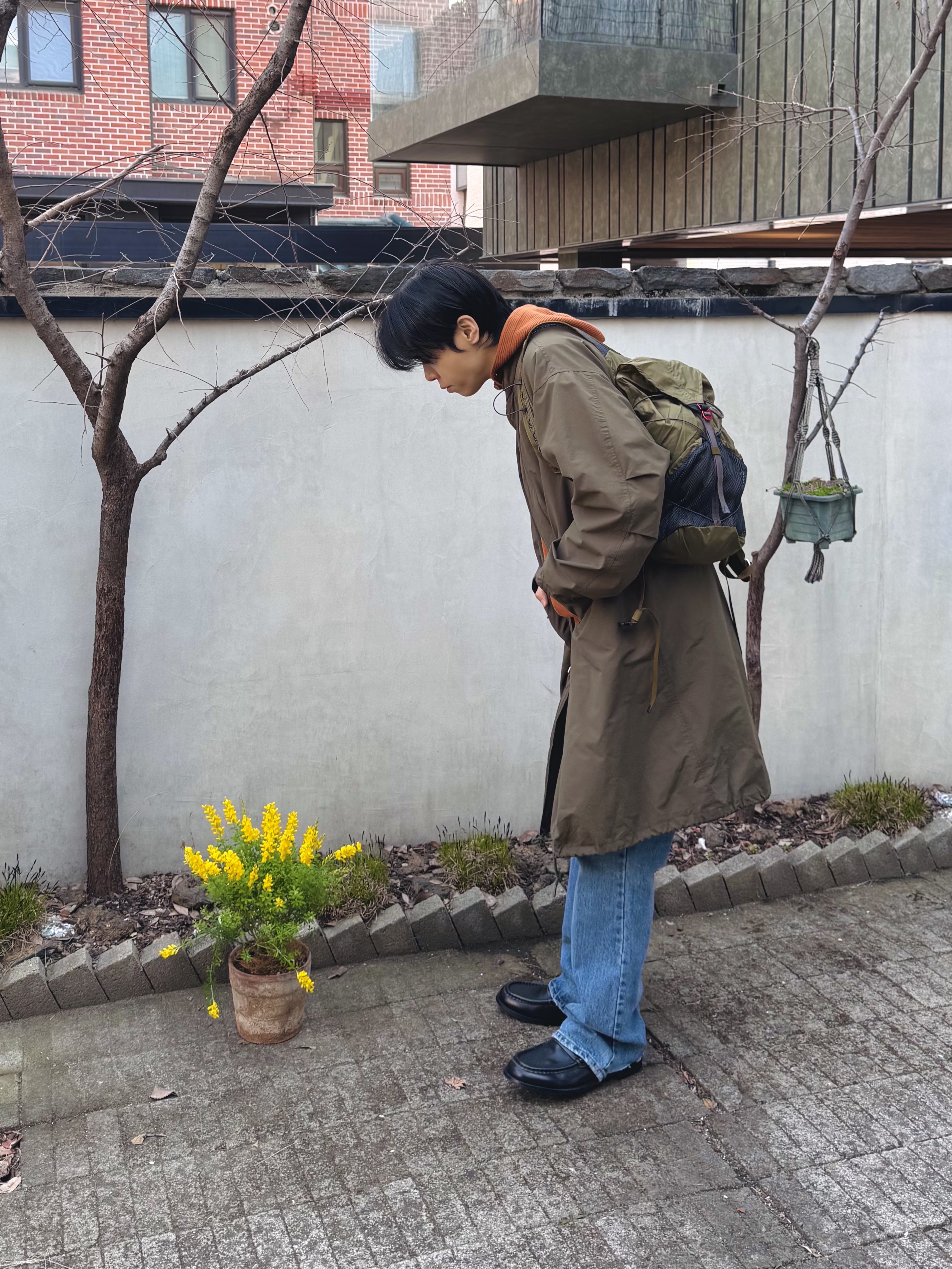 Klattermusen Tjalve 2.0 10L Backpack Olive, Hysteric Glamour Flame Logo Carabiner Keychain Black 착용 스타일 - 2