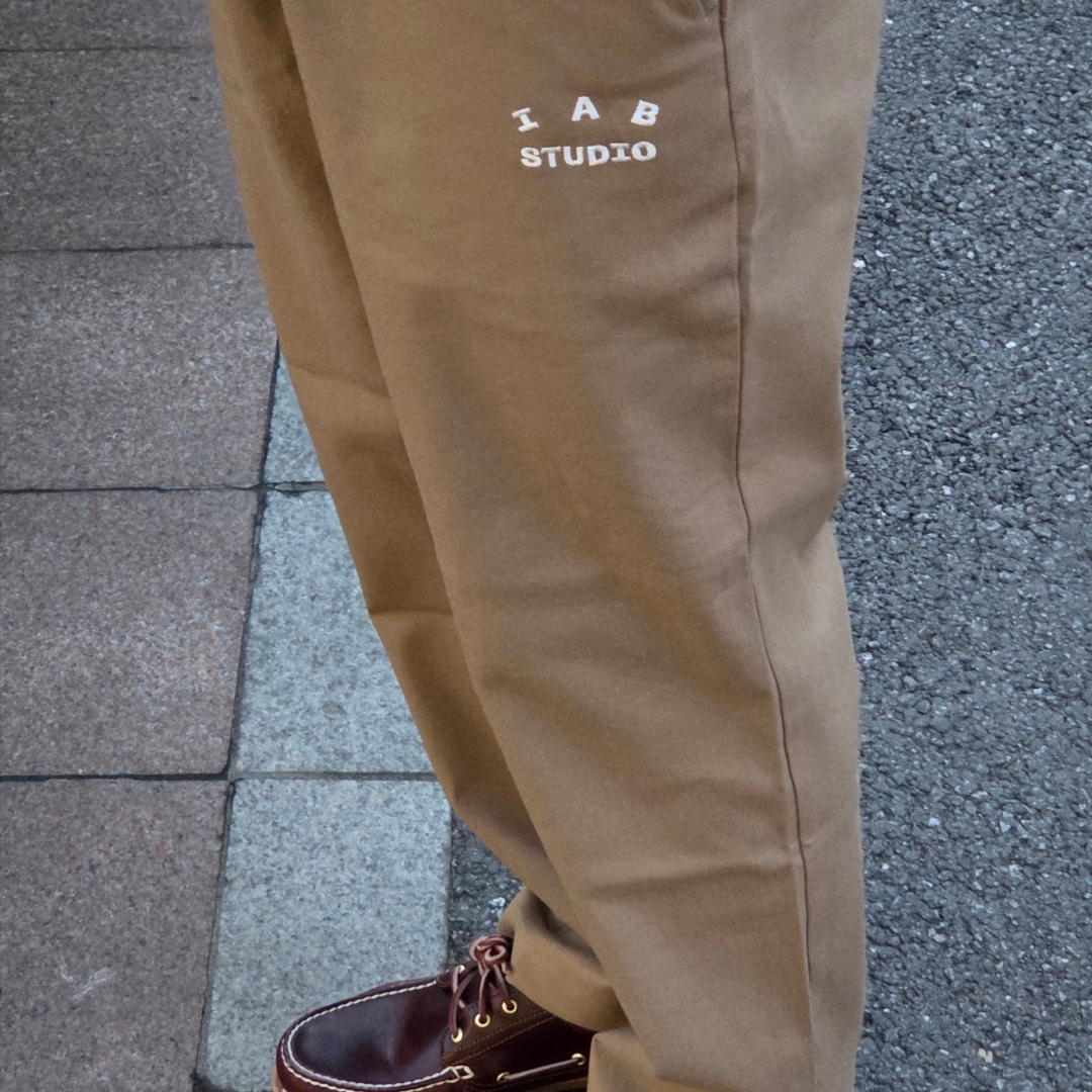 IAB Studio IAB Chino pants Beige - Dosan Store Exclusive, Timberland Authentic 3-Eye Classic Lug Burgundy -Wide 착용 스타일