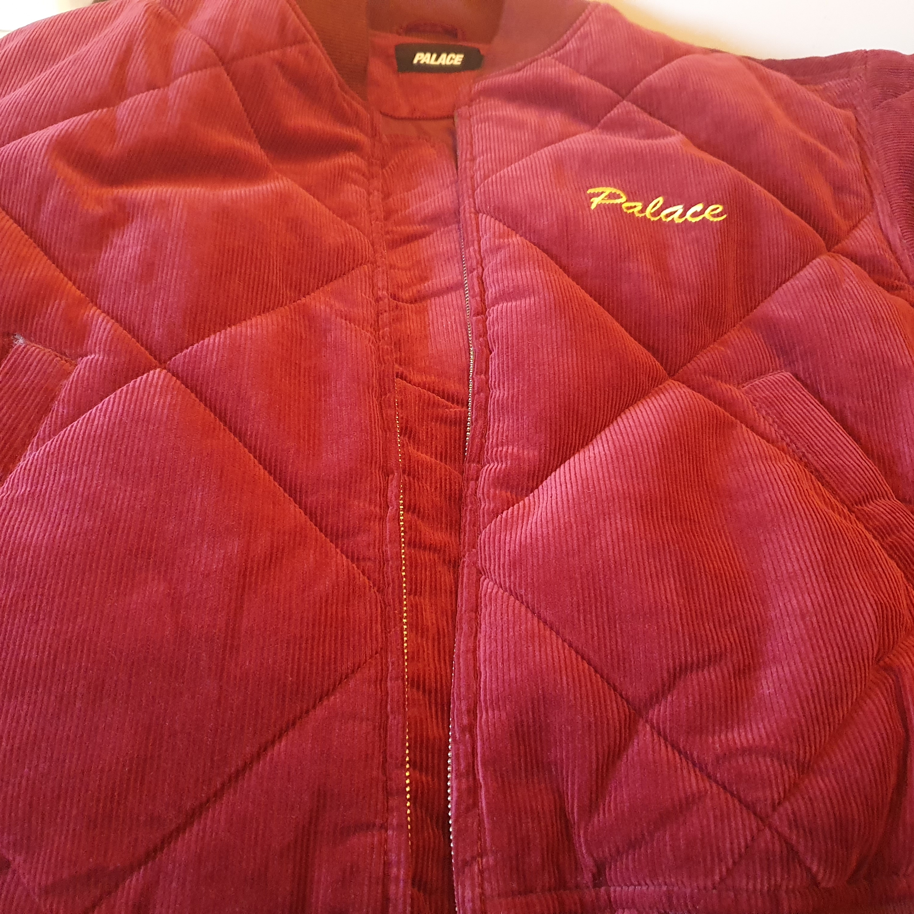 Palace Hungry Raccoon Jacket Burgundy - 26SS 착용 스타일 - 1