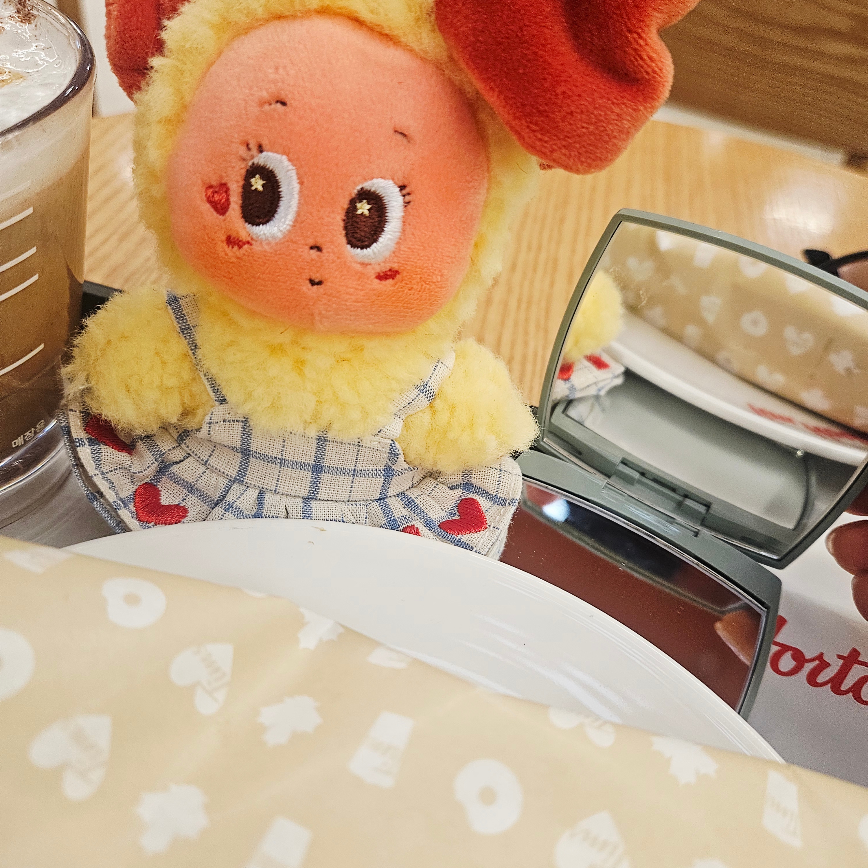 Pop Mart Twinkle Twinkle Crush On You Series Plush Pendent Skip A Beat (Opened Case), Chanel Codes Couleur Limited Edition Miroir Double Facettes 131 Cavalier Seul 착용 스타일 - 2