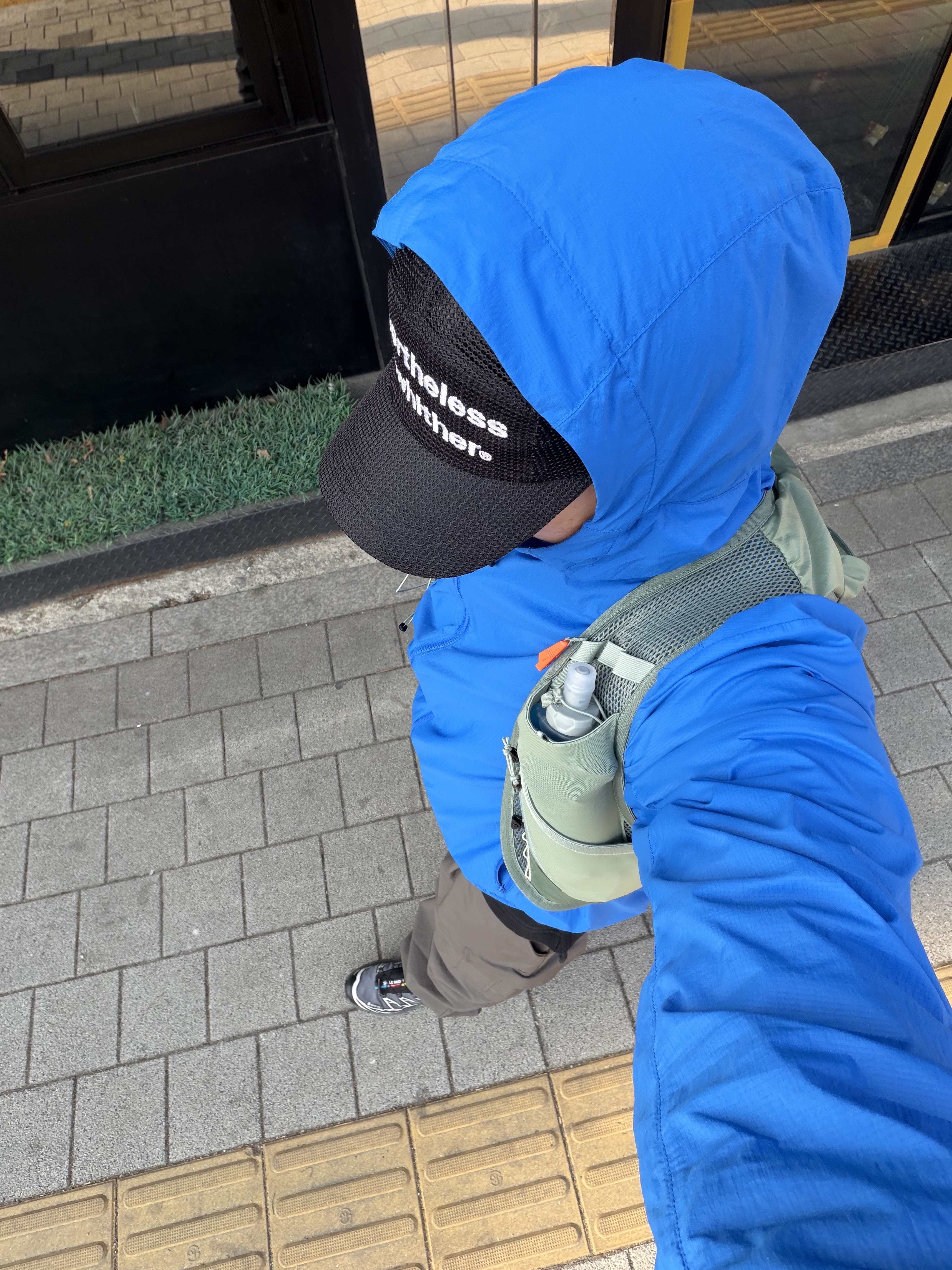 Salomon XT-6 Gore-Tex Black Ebony, [KREAM 단독] runwhither Mesh Cap Black 착용 스타일 - 1