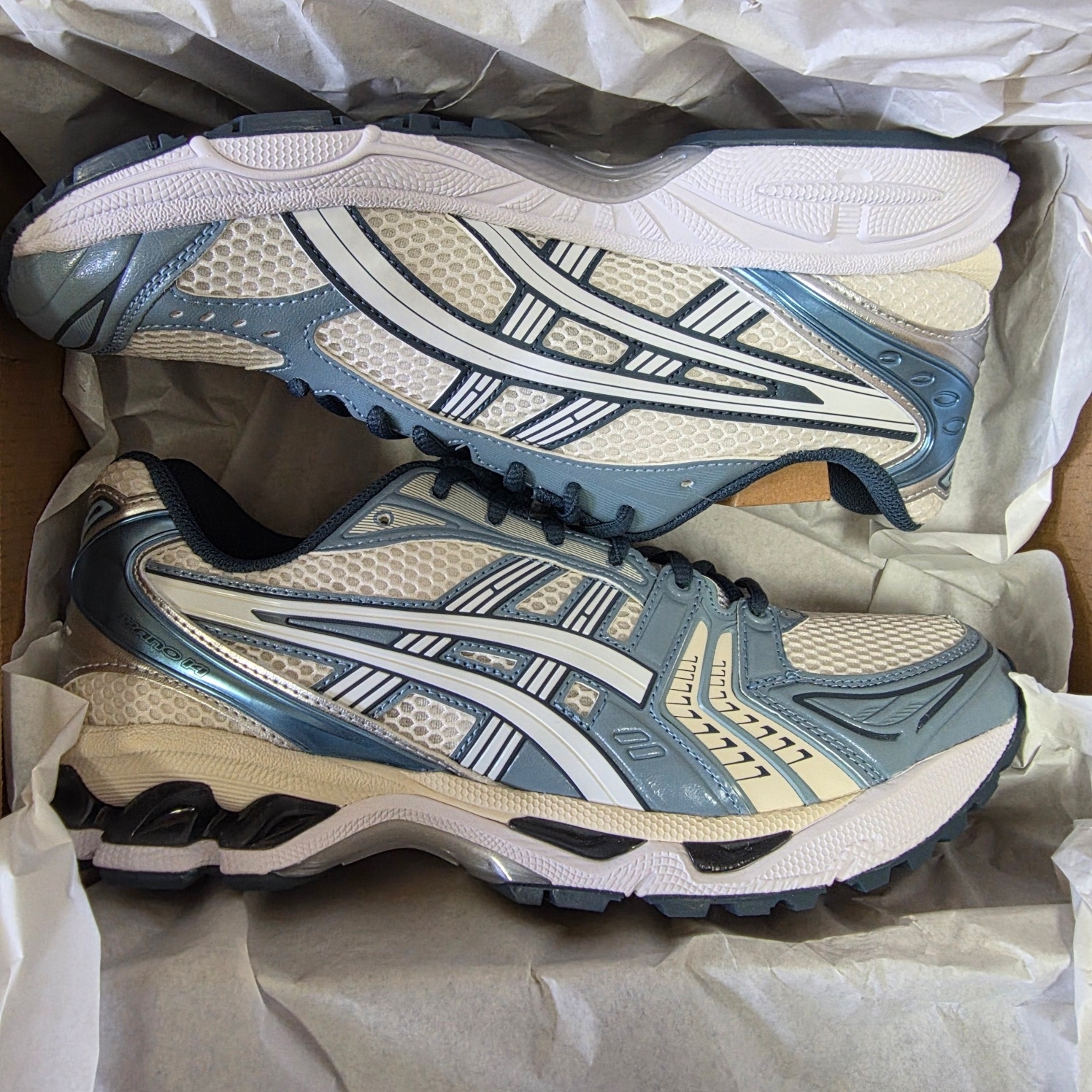 Asics Gel-Kayano 14 Cream Raw Indigo 착용 스타일