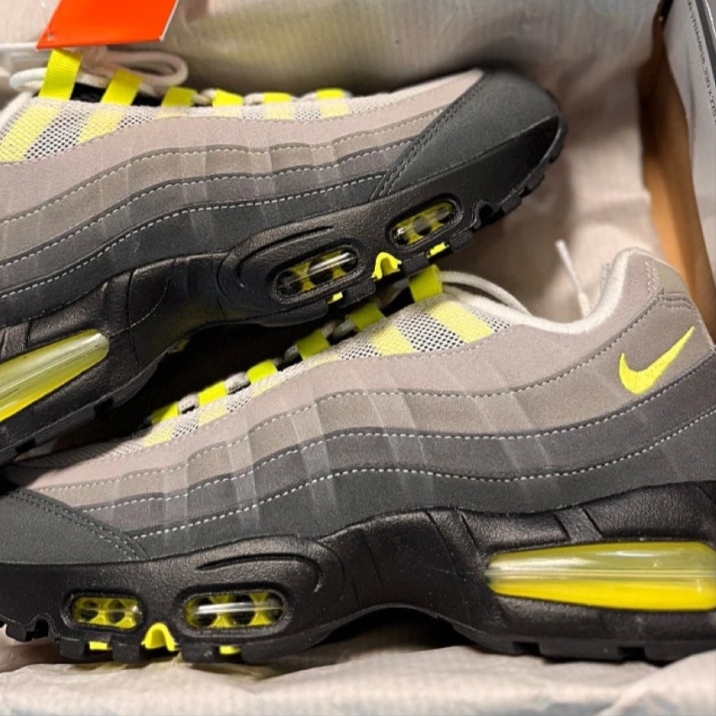 Nike Air Max 95 OG Neon Yellow 2020 착용 스타일