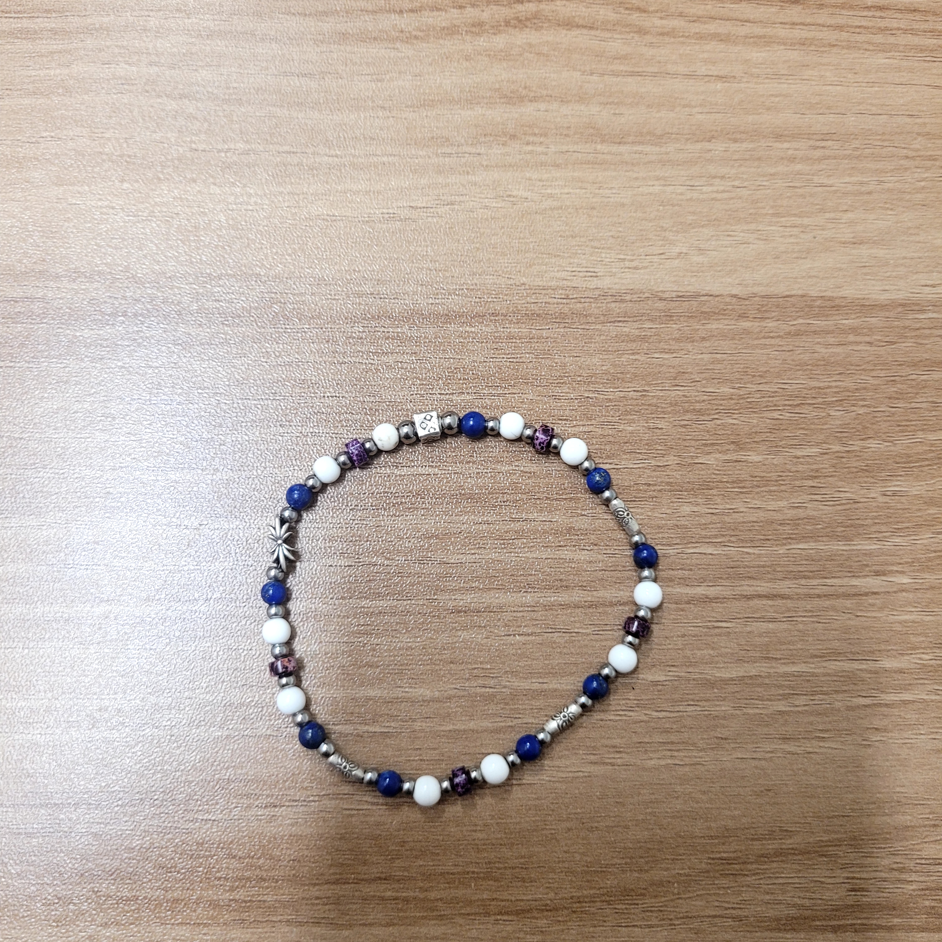 Scudo Garden Violet Karen Beads Bracelet 착용 스타일 - 1