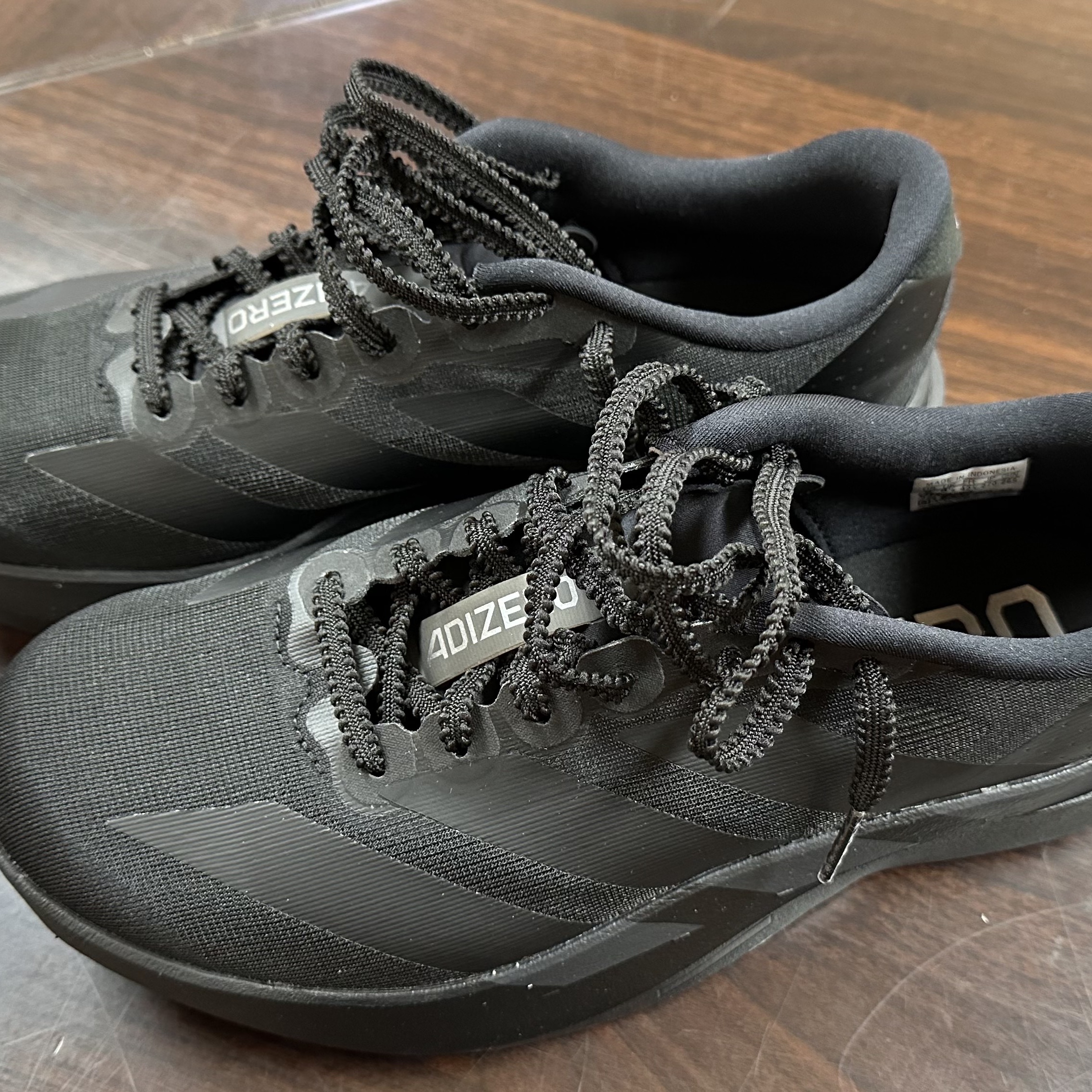 Adidas Adizero EVO SL Core Black Iron Metallic 착용 스타일 - 2