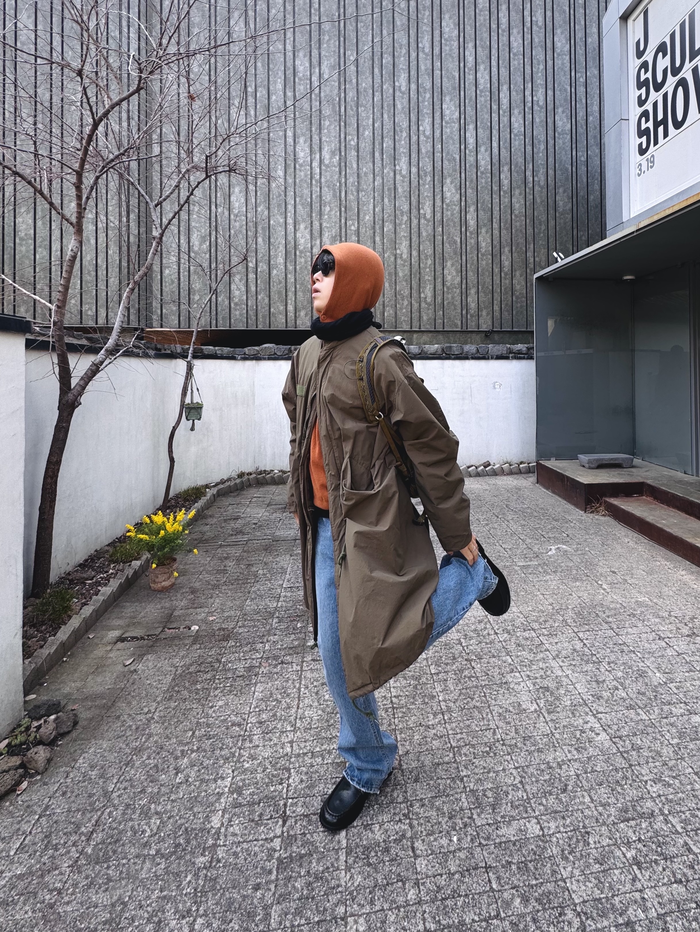 Gentle Monster x Maison Margiela MM007 Black Black, Klattermusen Tjalve 2.0 10L Backpack Olive 착용 스타일 - 1