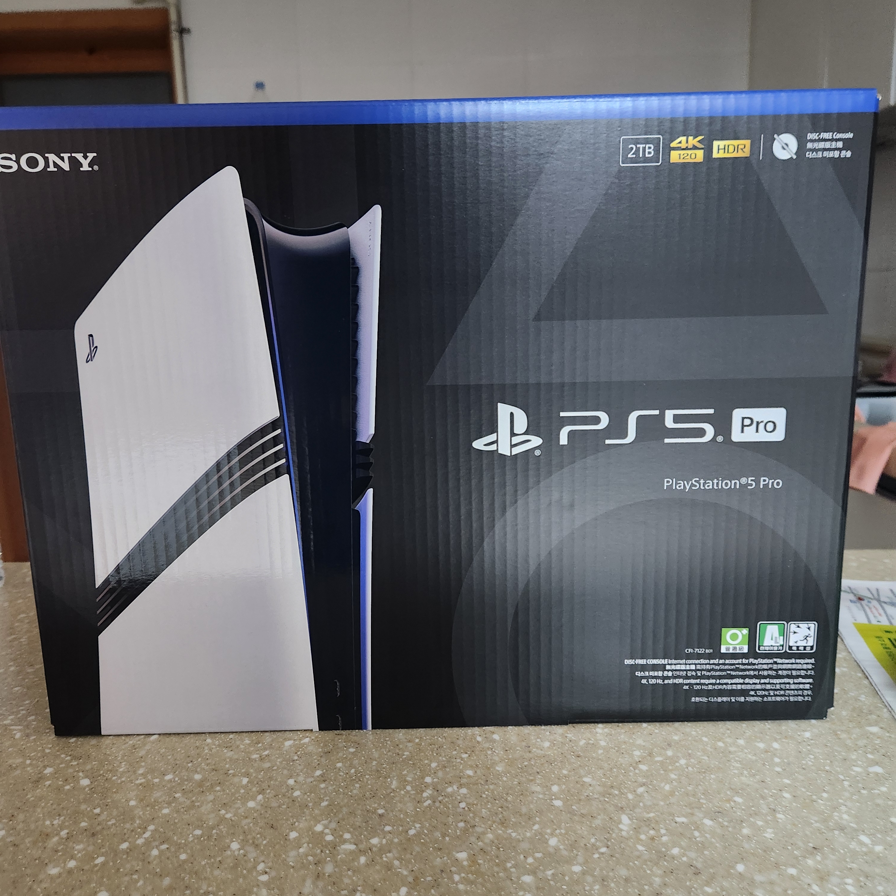 [7% 적립] PlayStation 5 Pro - 2TB 착용 스타일