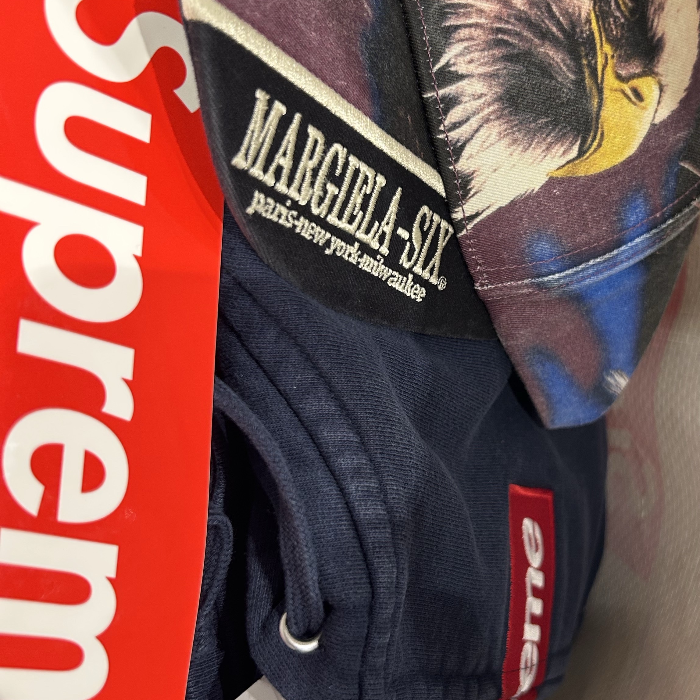 Supreme x MM6 Maison Margiela Box Logo Zip Up Hooded Sweatshirt Navy - 26SS, Supreme x MM6 Maison Margiela Split 6-Panel Navy - 26SS 착용 스타일