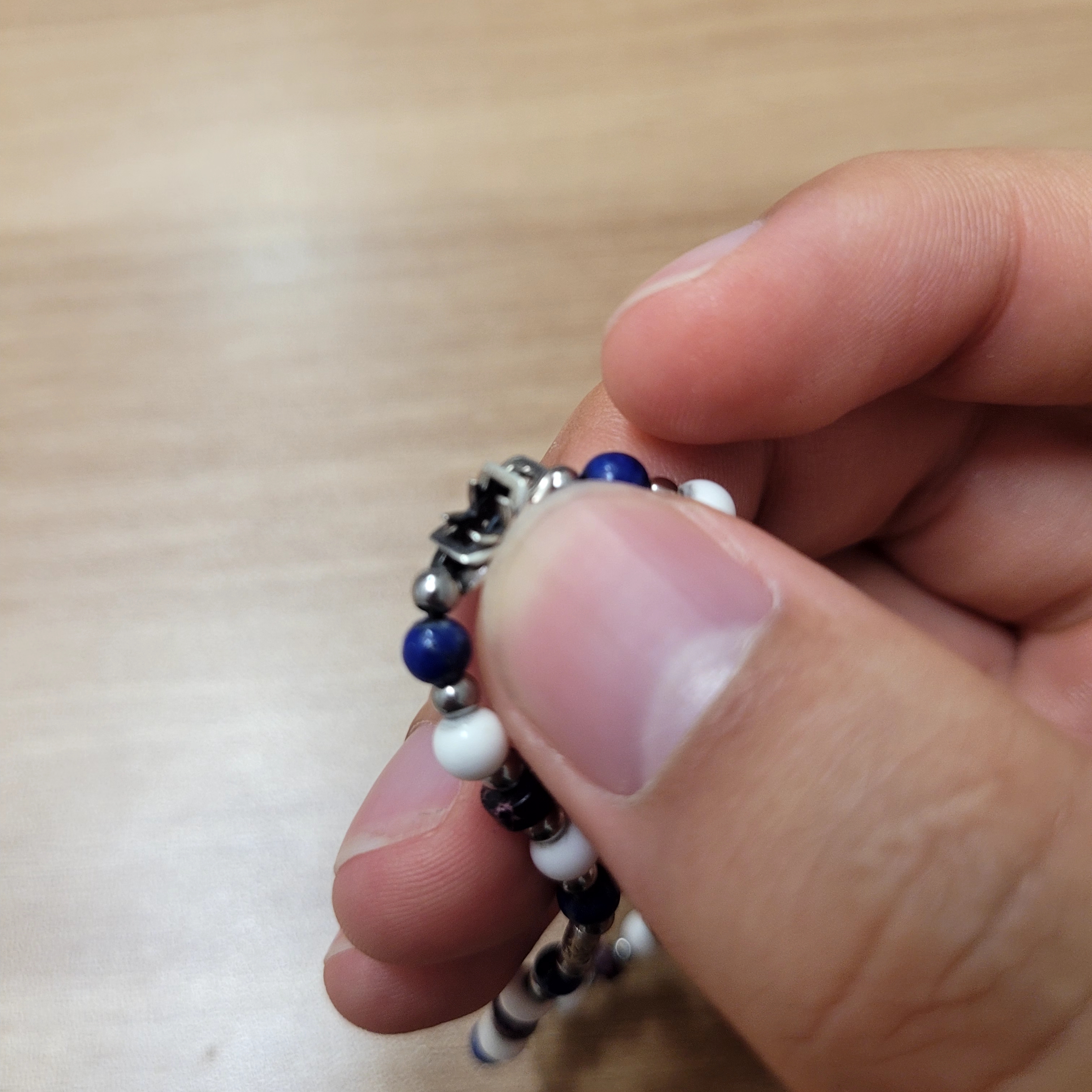 Scudo Garden Violet Karen Beads Bracelet 착용 스타일 - 2