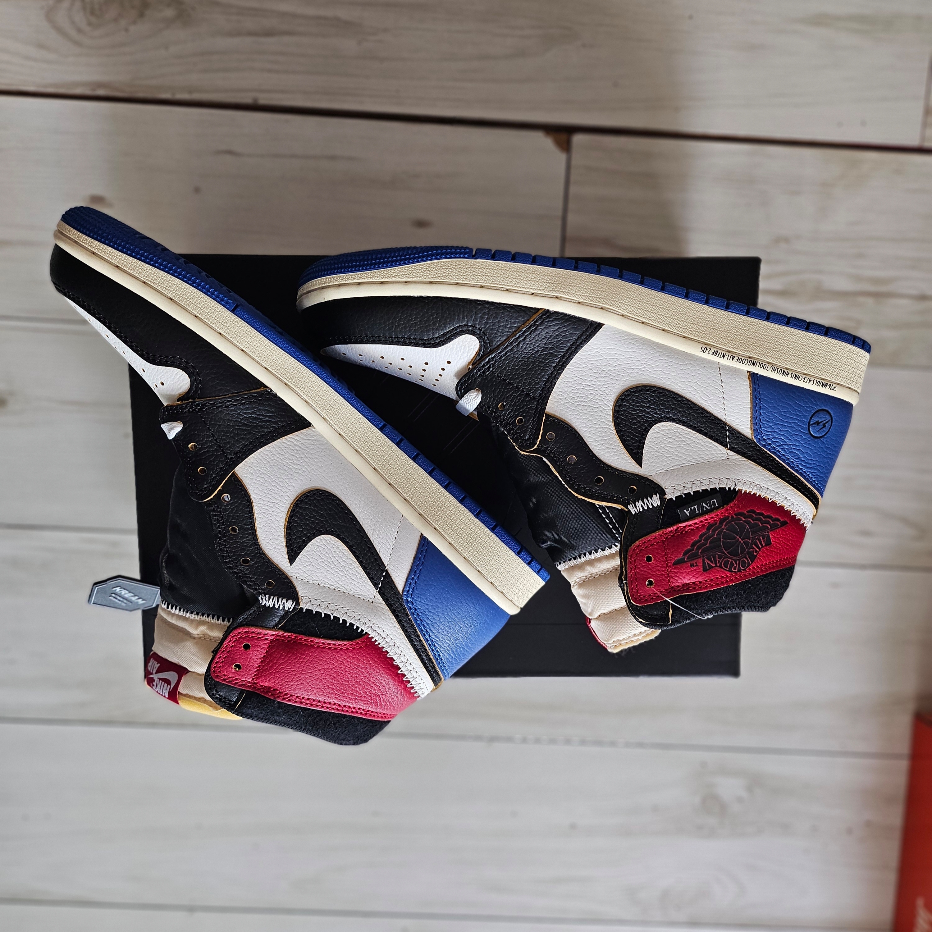 Jordan 1 x Fragment x Union LA Black and Varsity Red, Jordan 1 x Union Retro High OG Chicago Shadow 착용 스타일 - 2
