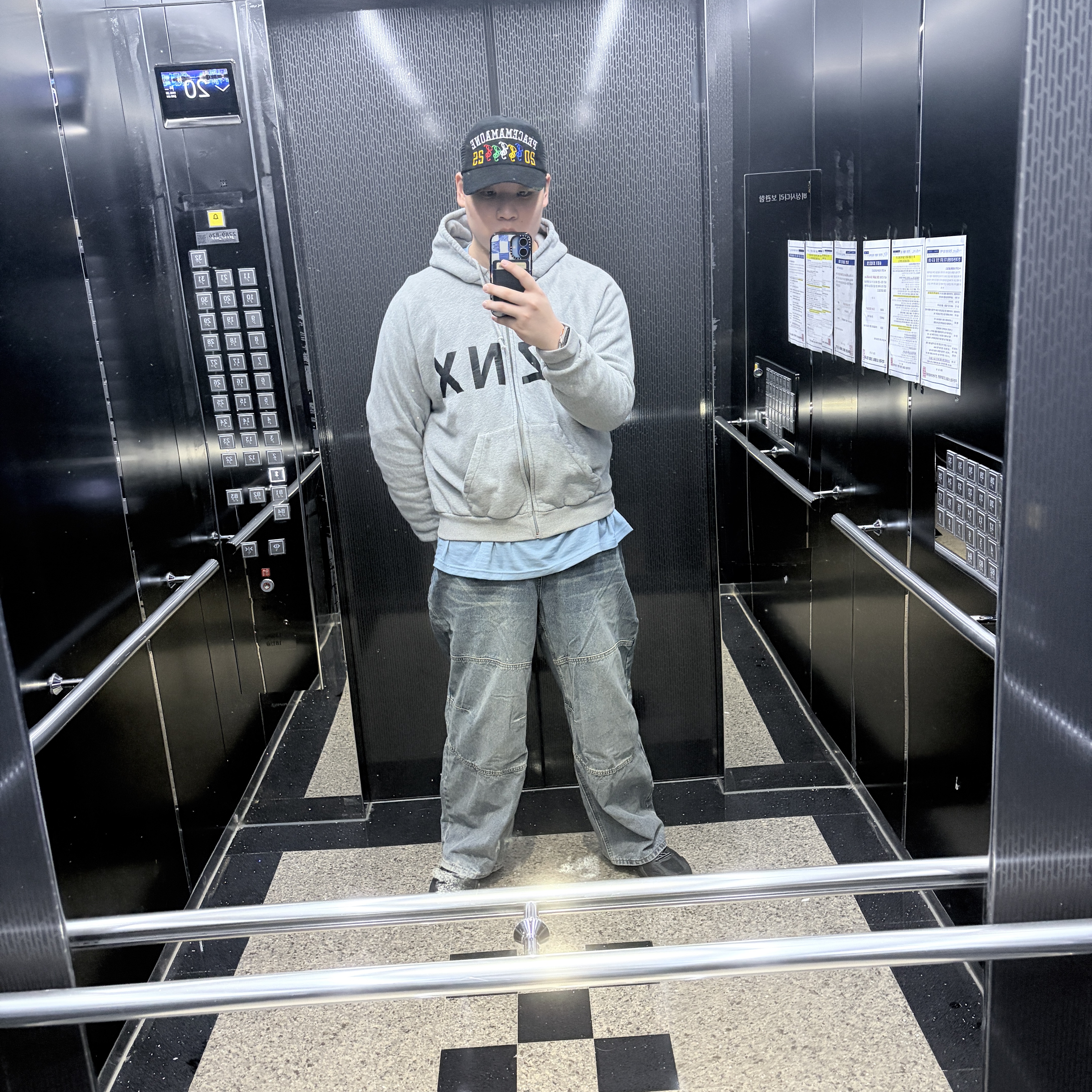 Peaceminusone x 2025 MAMA Awards Peacemamaone Cap Mesh, Stussy Stock Seoul LS T-Shirt Slate 착용 스타일