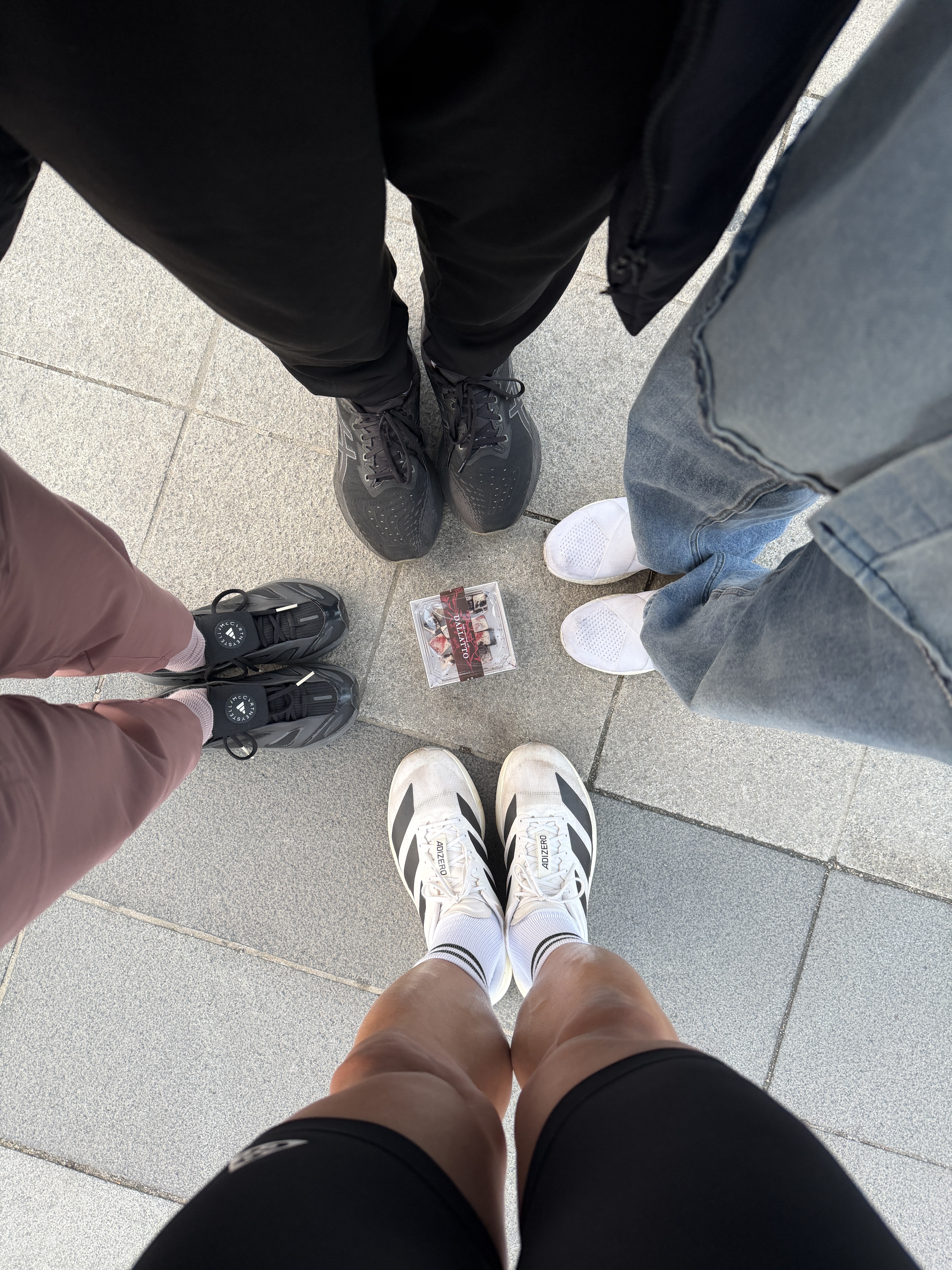 Adidas Adizero EVO SL Cloud White Core Black, Nike ACG Lava Loops Dri-Fit ADV Half Trail Running Tights Black Summit White - Asia 착용 스타일 - 1