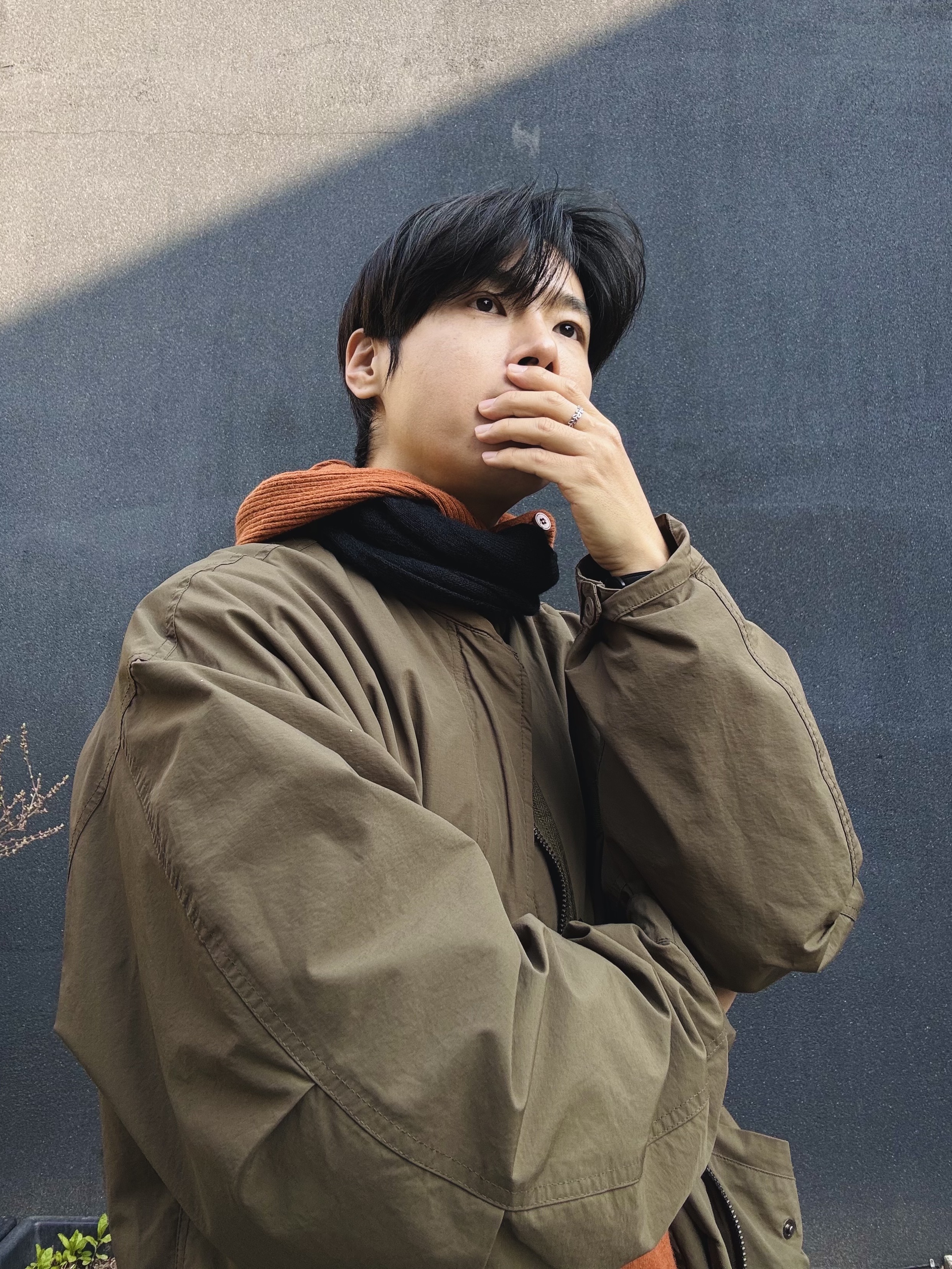 Klattermusen Tjalve 2.0 10L Backpack Olive, Hysteric Glamour Flame Logo Carabiner Keychain Black 착용 스타일 - 1