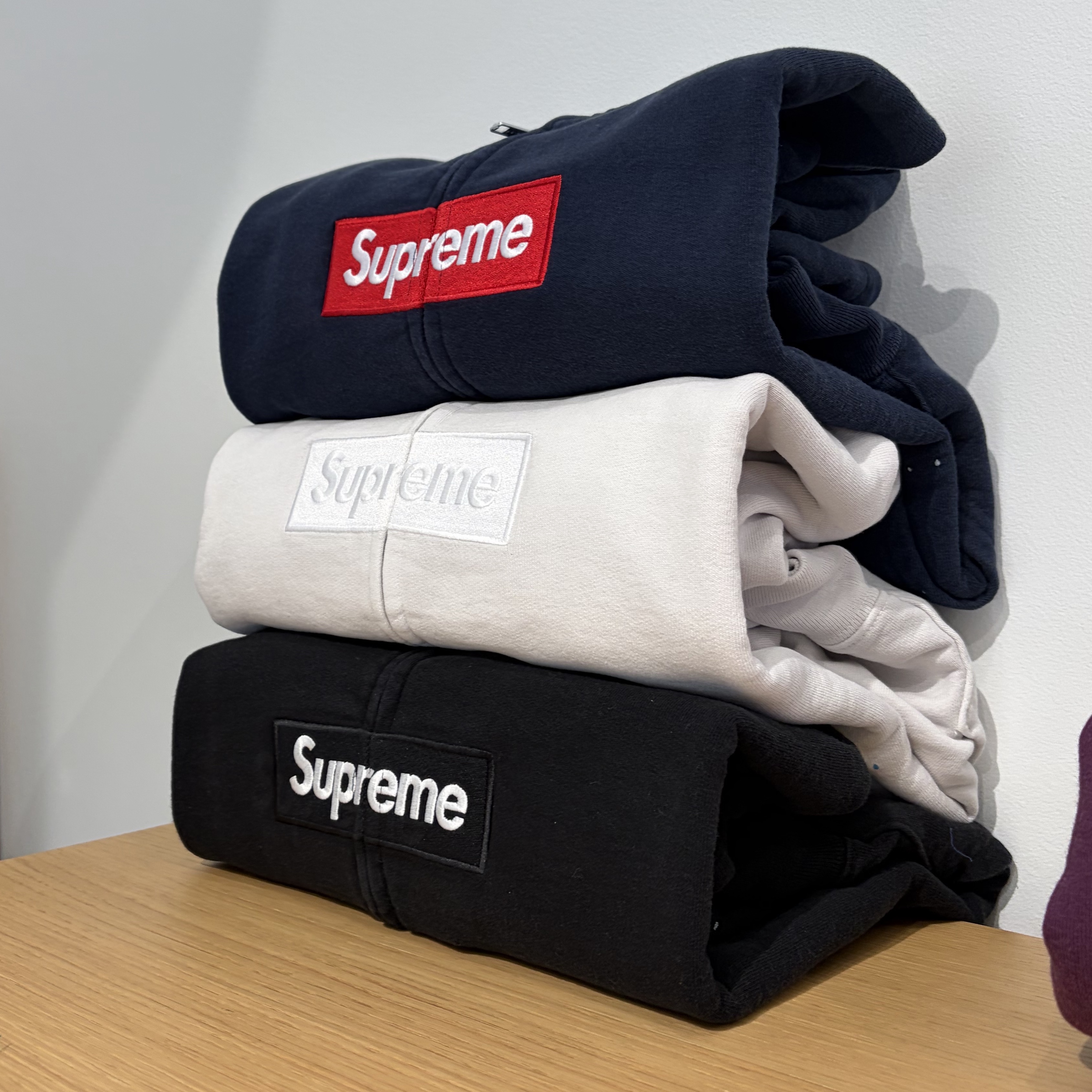 Supreme x MM6 Maison Margiela Box Logo Zip Up Hooded Sweatshirt Navy - 26SS 착용 스타일 - 1