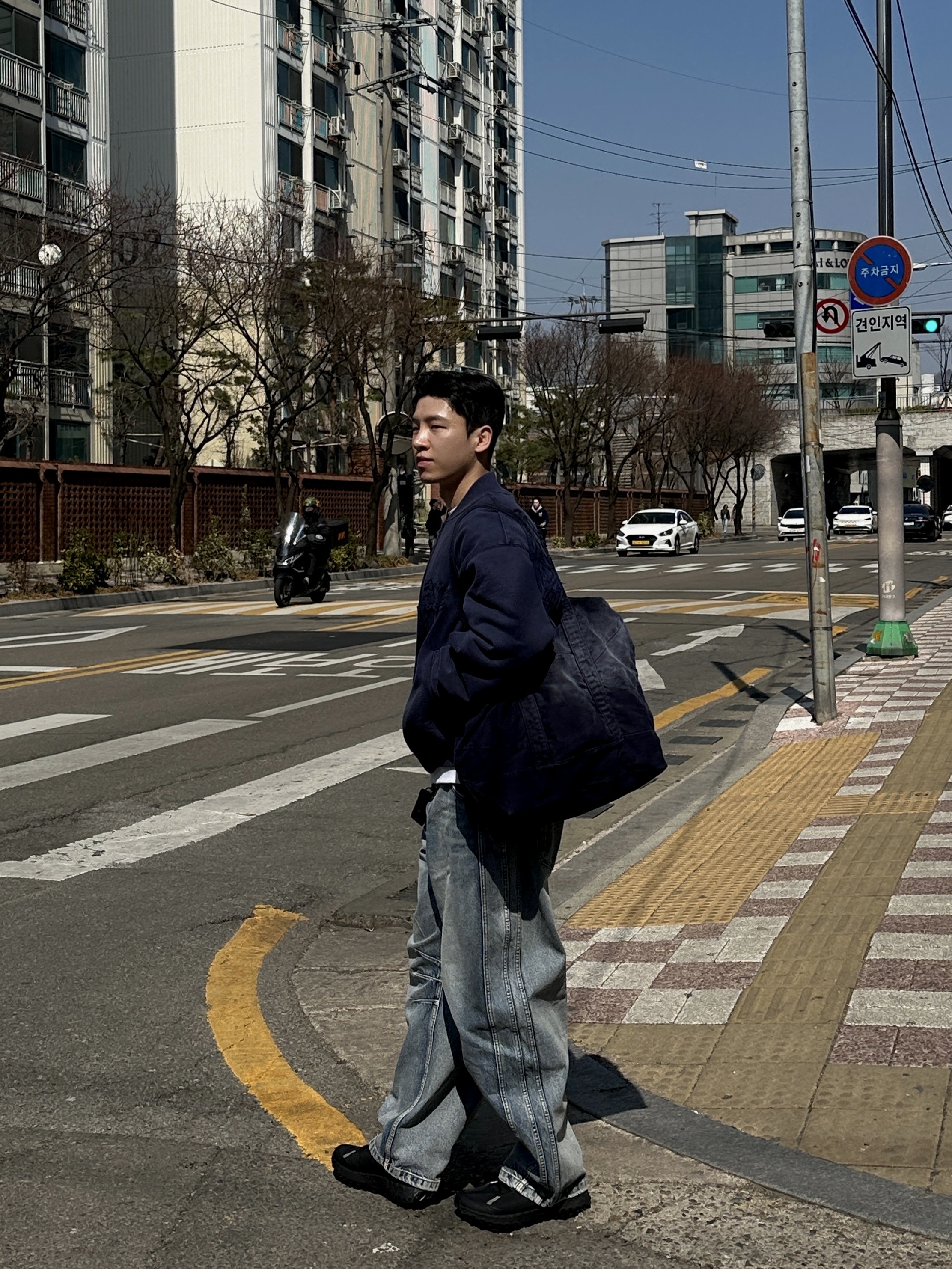 Norda 001/A Stealth Black, Palace Wing-Man Bomber Navy - 25FW 착용 스타일 - 1